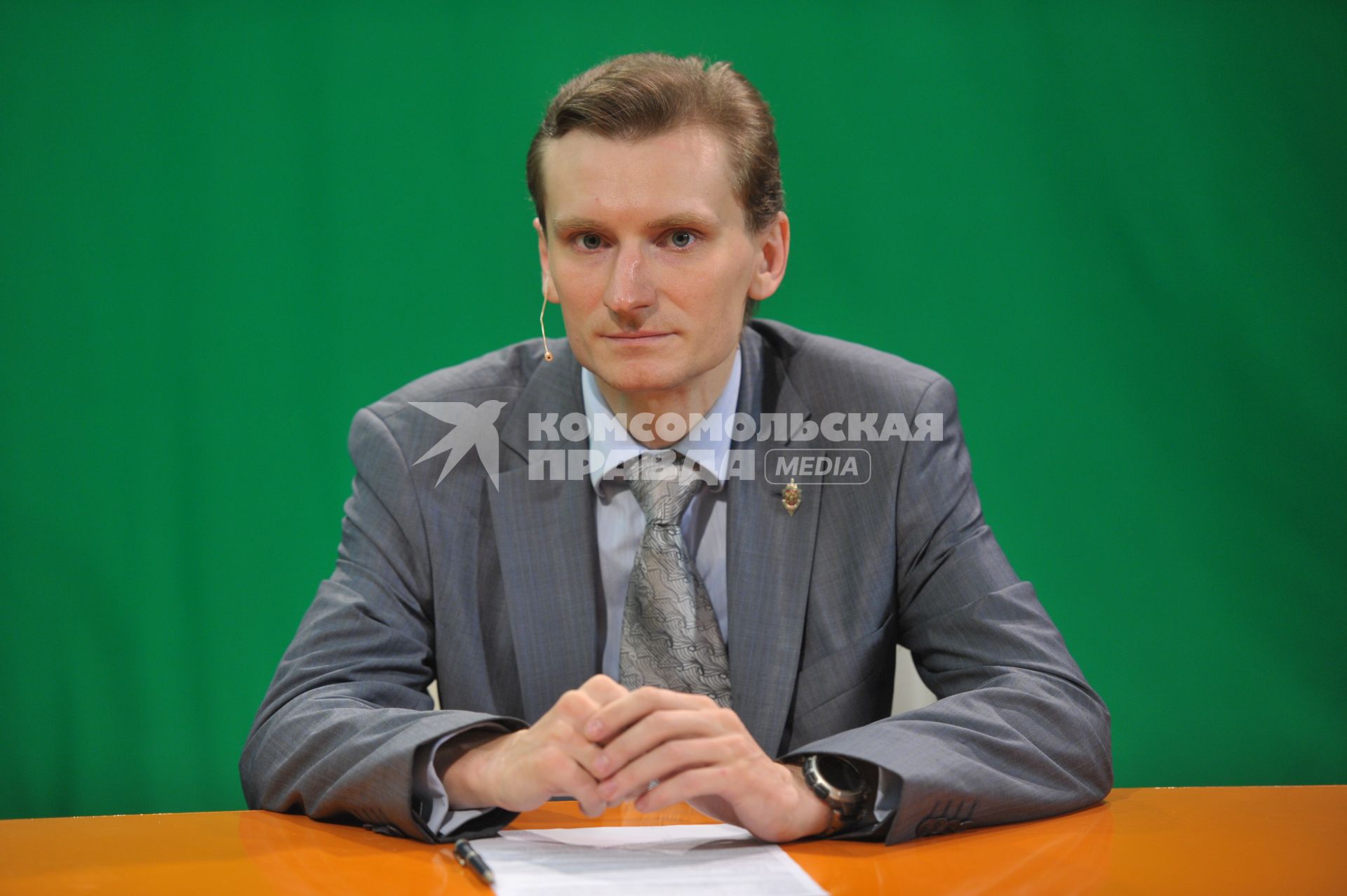 Олег Яшин вице-президент антипиратской ассоциации РУССКИЙ ЩИТ. В студии КП ТВ. 1 ноября 2011 года.