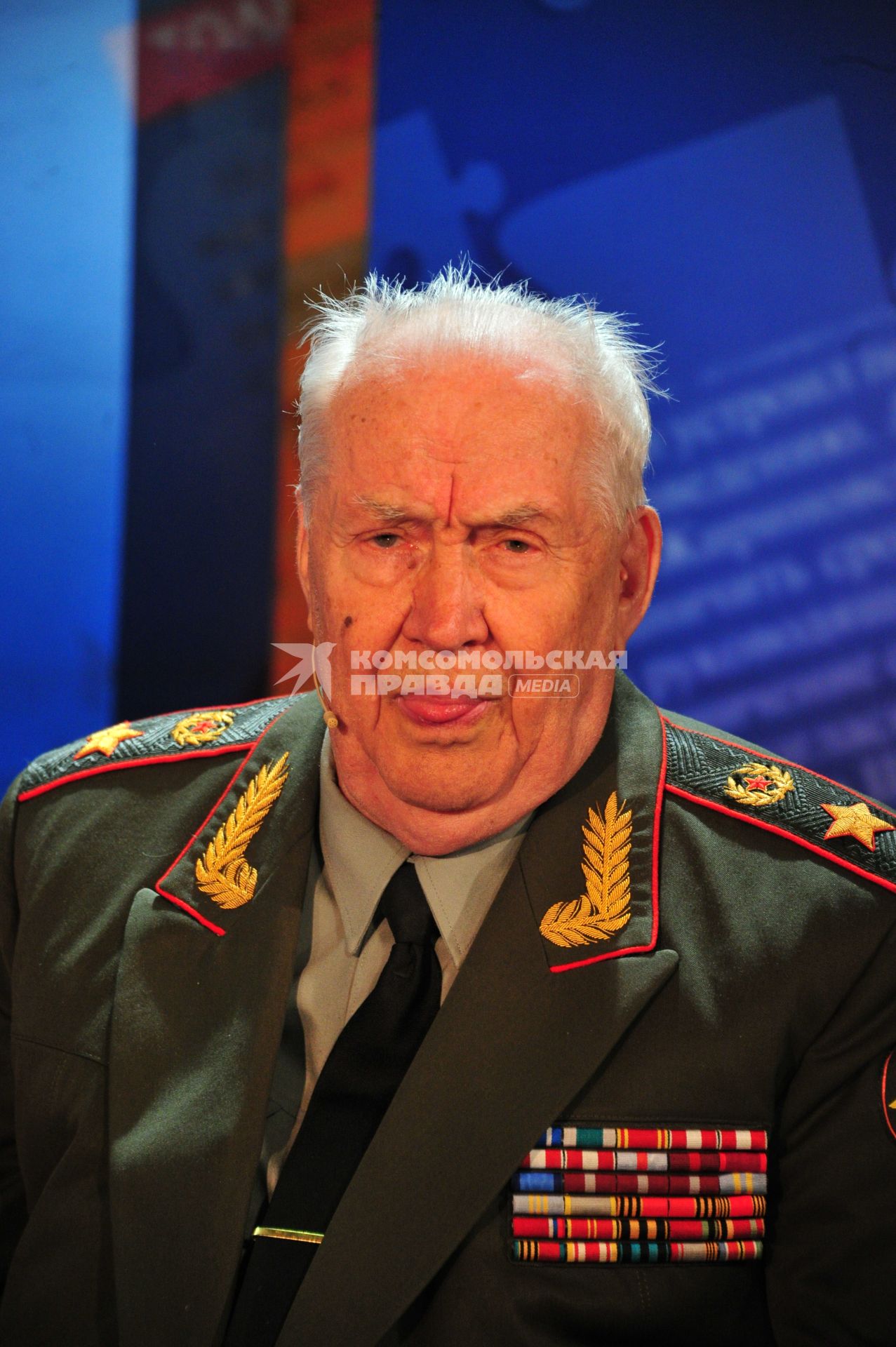 Генерал армии, доктор исторических наук Махмут Гареев в ИД КП. 07 ноября 2011 года.