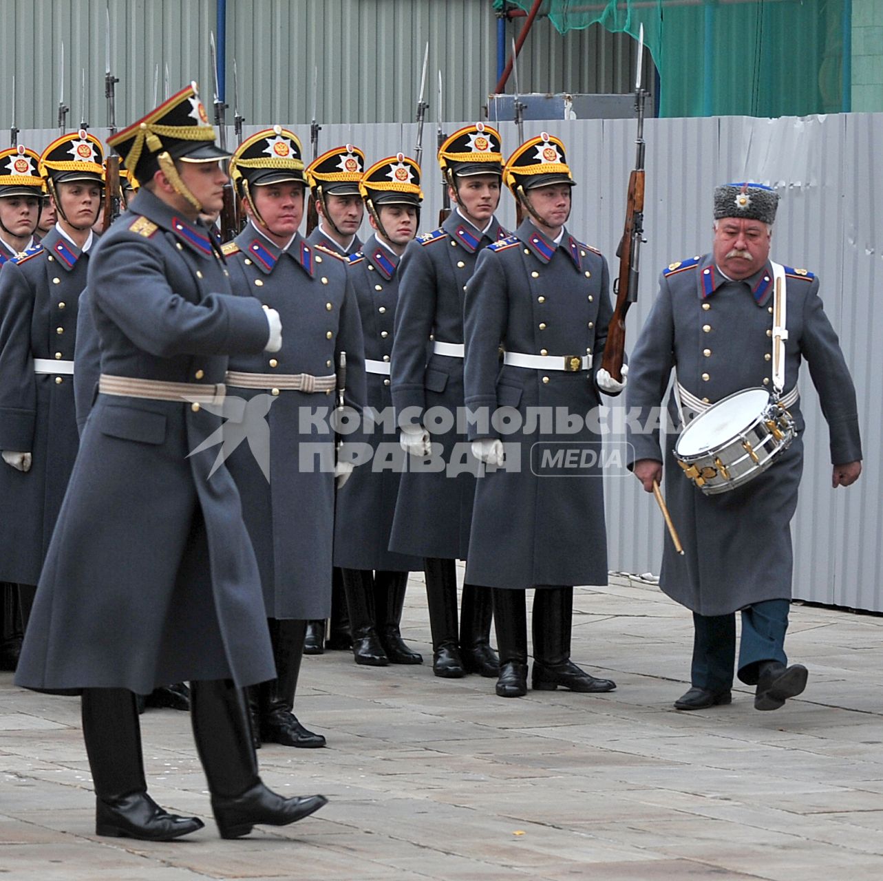 Церемония развода конных и пеших караулов Президентского полка. 31 октября 2011 года.