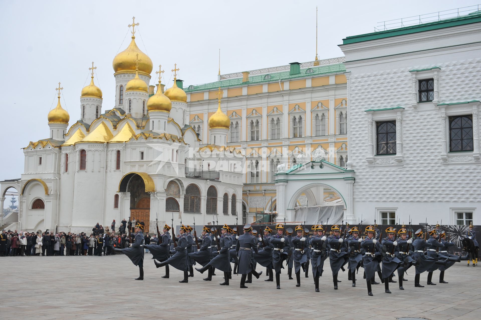 Церемония развода конных и пеших караулов Президентского полка. 31 октября 2011 года.