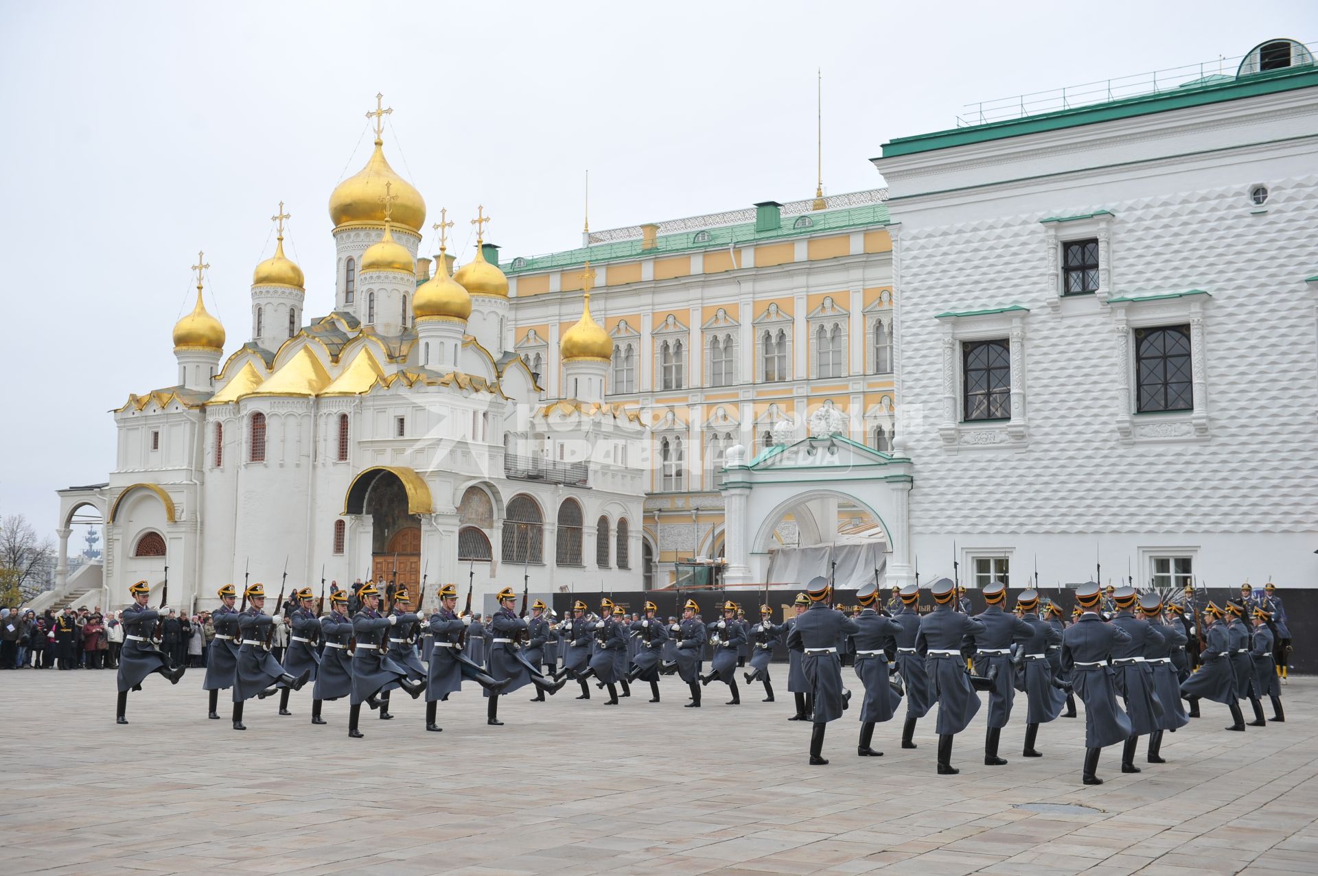 Церемония развода конных и пеших караулов Президентского полка. 31 октября 2011 года.