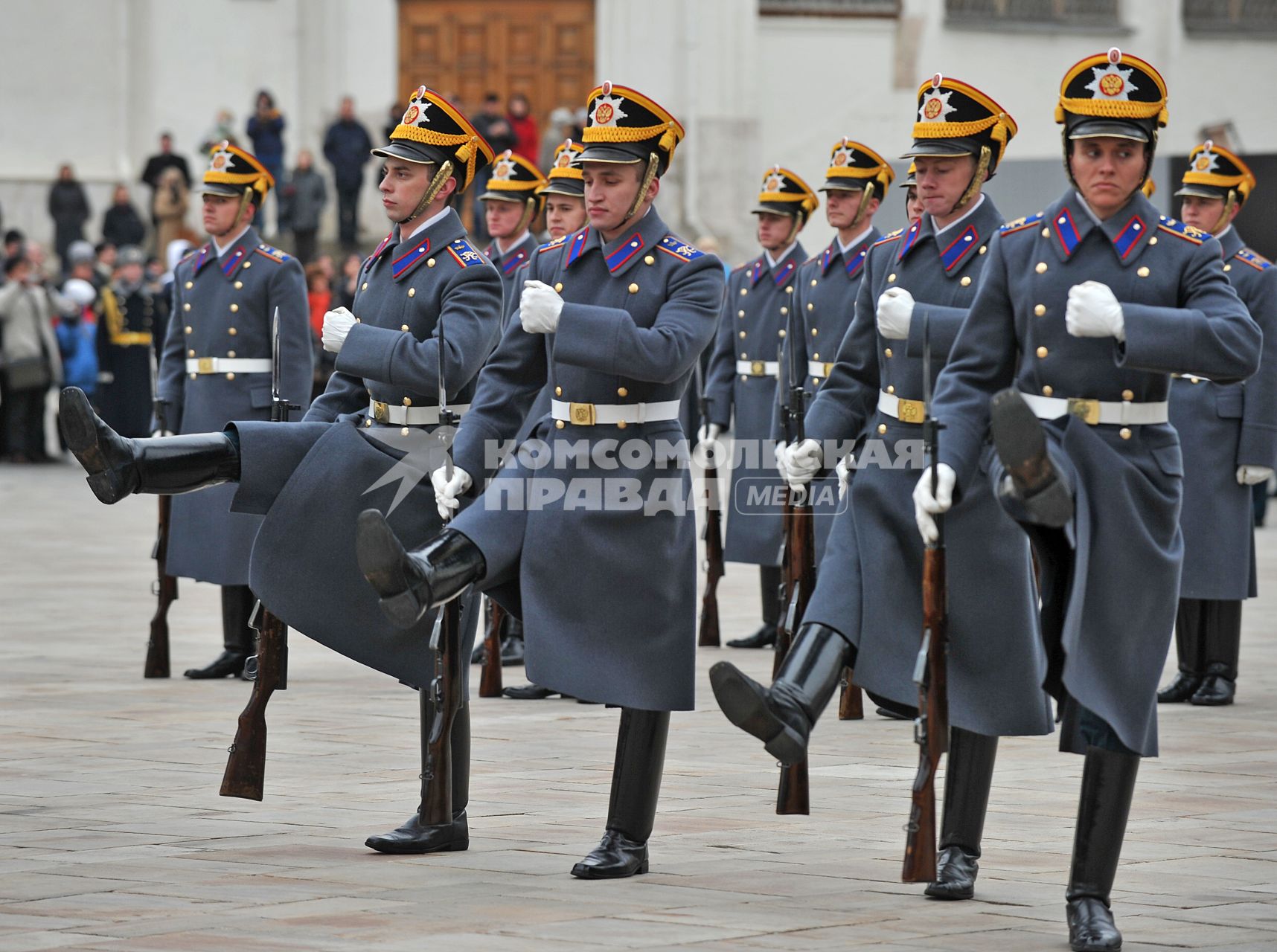 Церемония развода конных и пеших караулов Президентского полка. 31 октября 2011 года.
