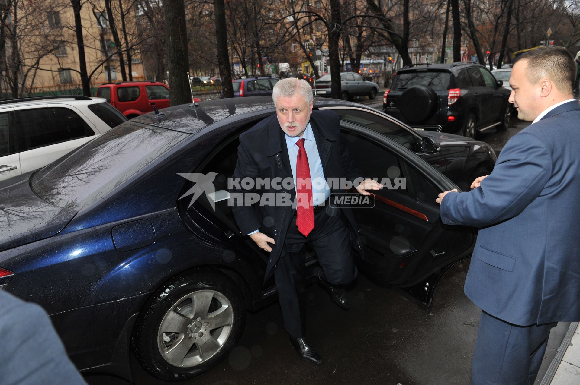 Лидер партии СПРАВЕДЛИВАЯ РОССИЯ Сергей Миронов посетил ИД КОМСОМОЛЬСКАЯ ПРАВДА. 17 ноября 2011 года.