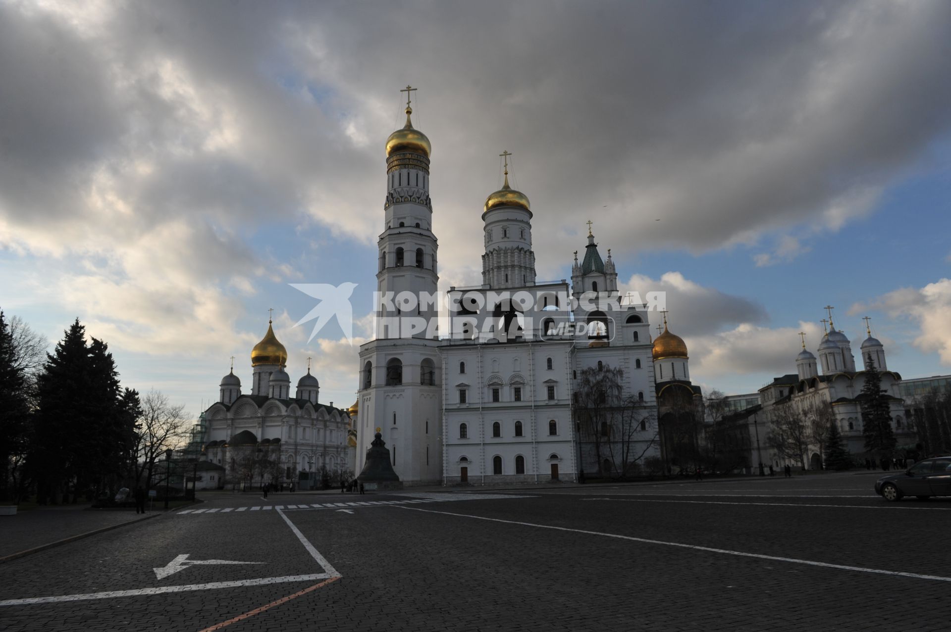 Москва. Ансамбль Колокольни Ивана Великого - Московский Кремль.  18 ноября 2011 года.