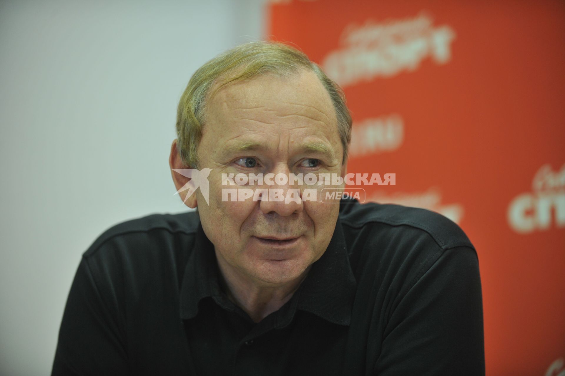 Романцев Олег - советский футболист (защитник), затем советский и российский тренер. В СС. 22 ноября 2011 года.
