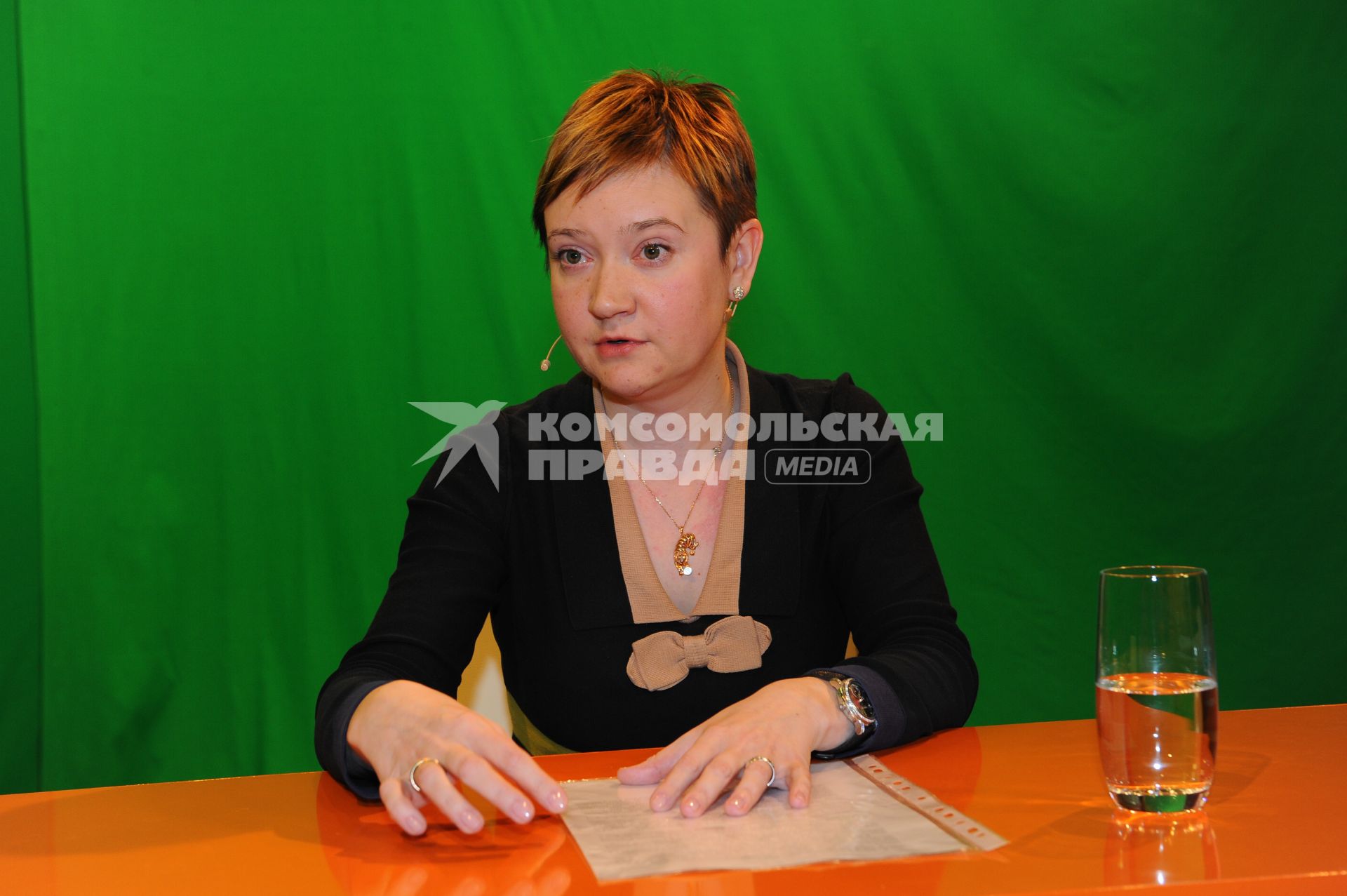 Член Общественной палаты Ольга Костина в ИД КП. 28 ноября 2011 года.