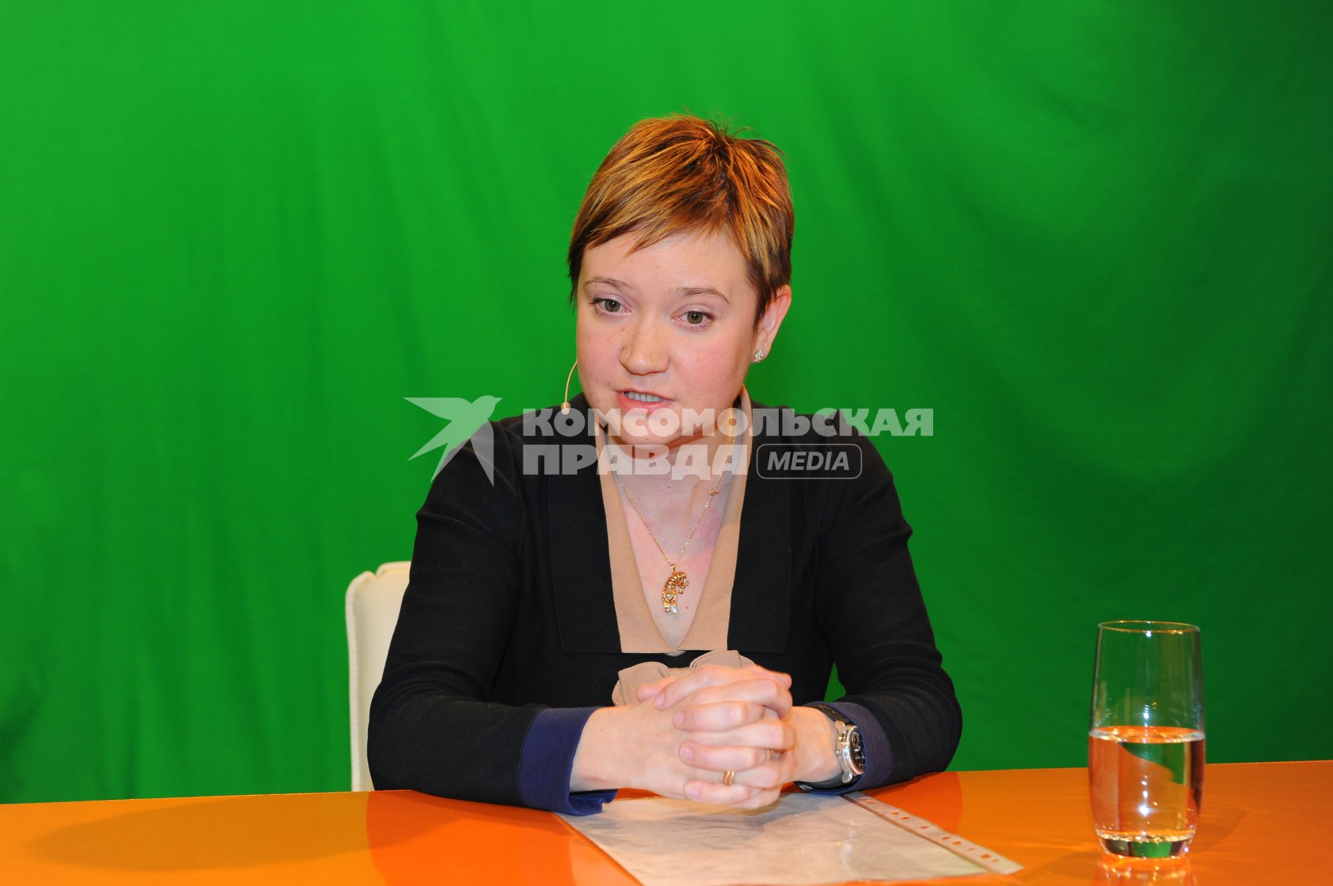 Член Общественной палаты Ольга Костина в ИД КП. 28 ноября 2011 года.