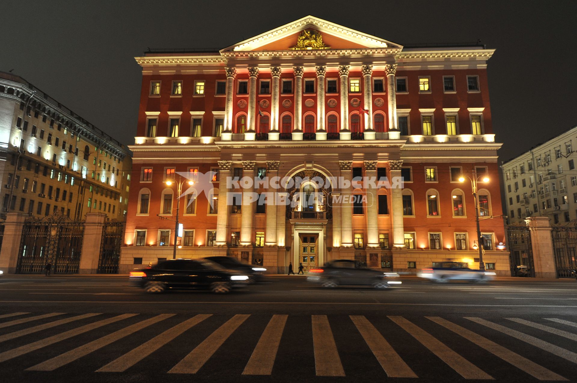 Здание мэрии Москвы. Тверская улица, дом 13. 02 декабря 2011 года.