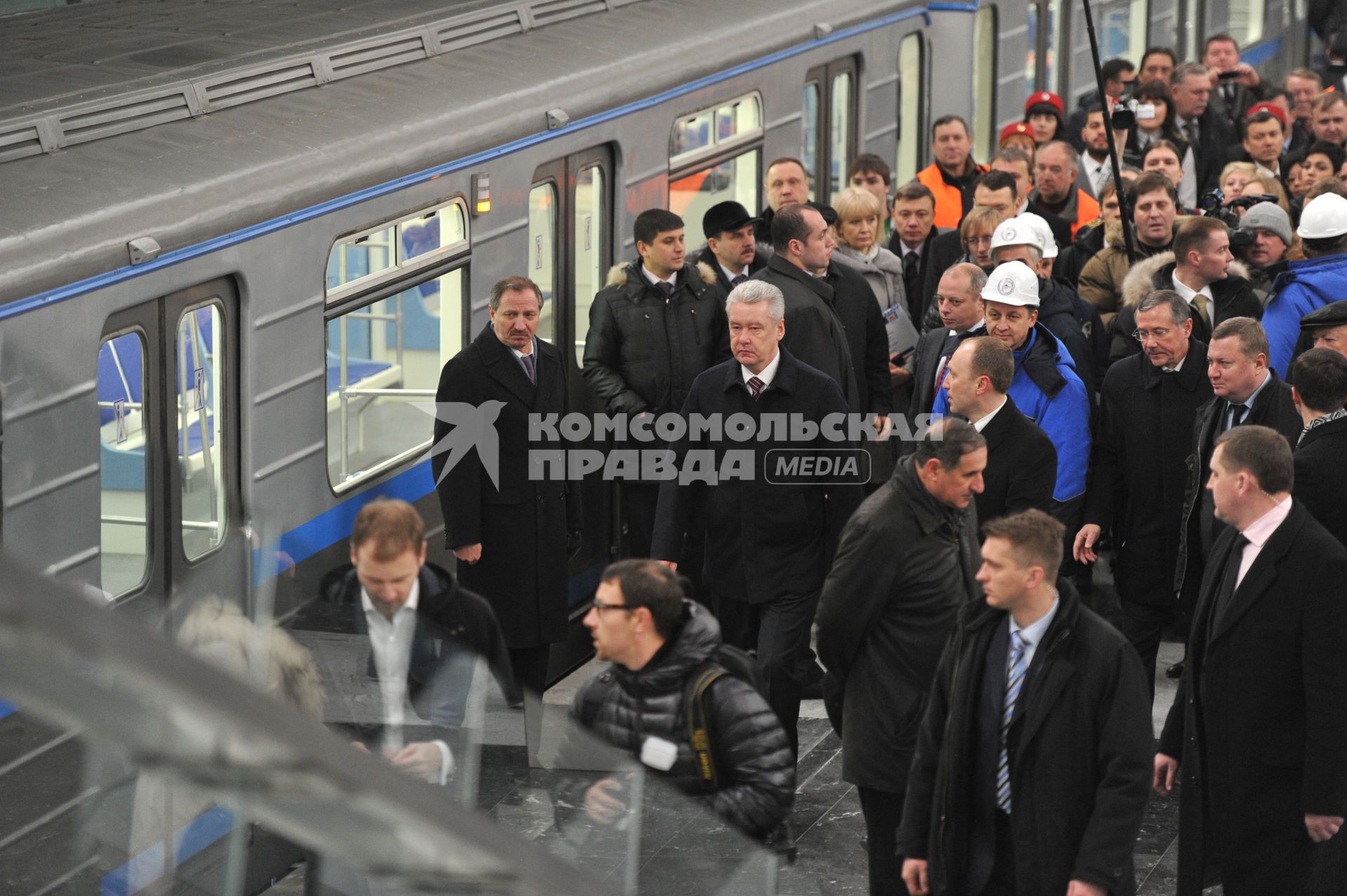 Мэр Москвы Сергей Собянин (в центре) на открытии новой станции ЗЯБЛИКОВО. 02 декабря 2011 года.