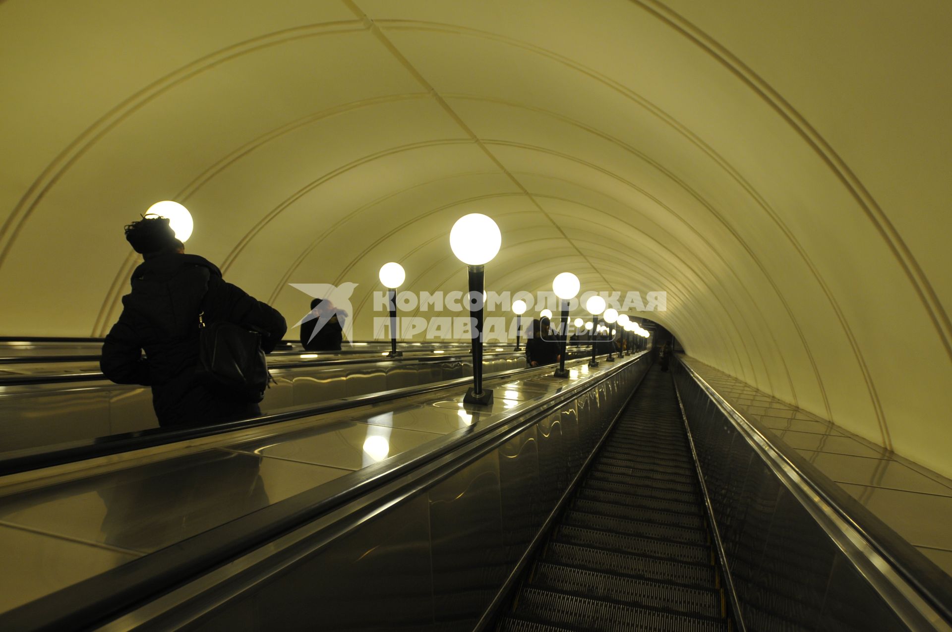 Эскалатор в московском метрополитене. 18 декабря 2008 года.