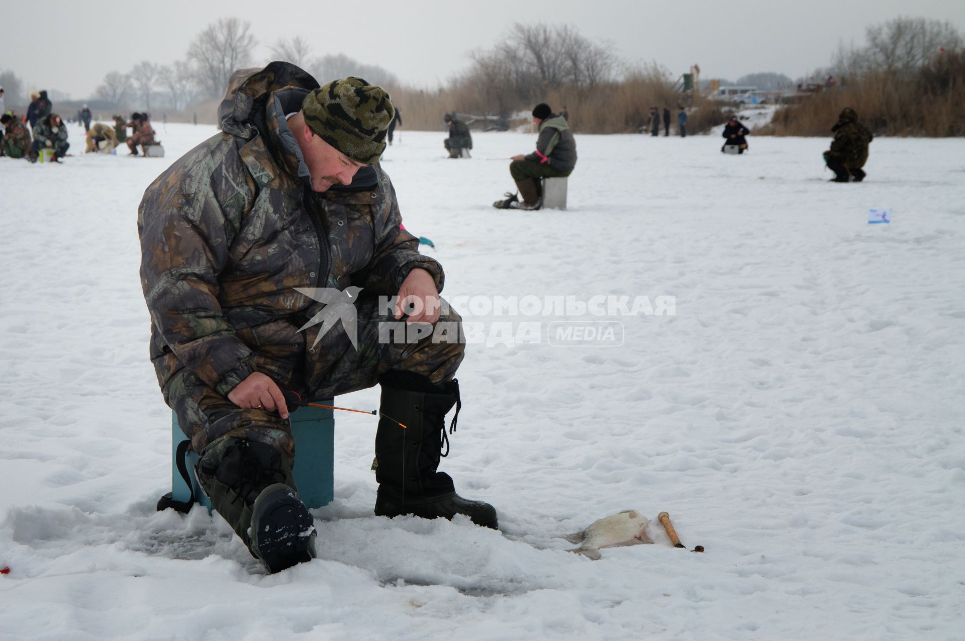 5 февраля 2011. Волгоградская область, Иловлинский район. Озеро Большой Ильмень. Соревнования по зимней рыбалке.