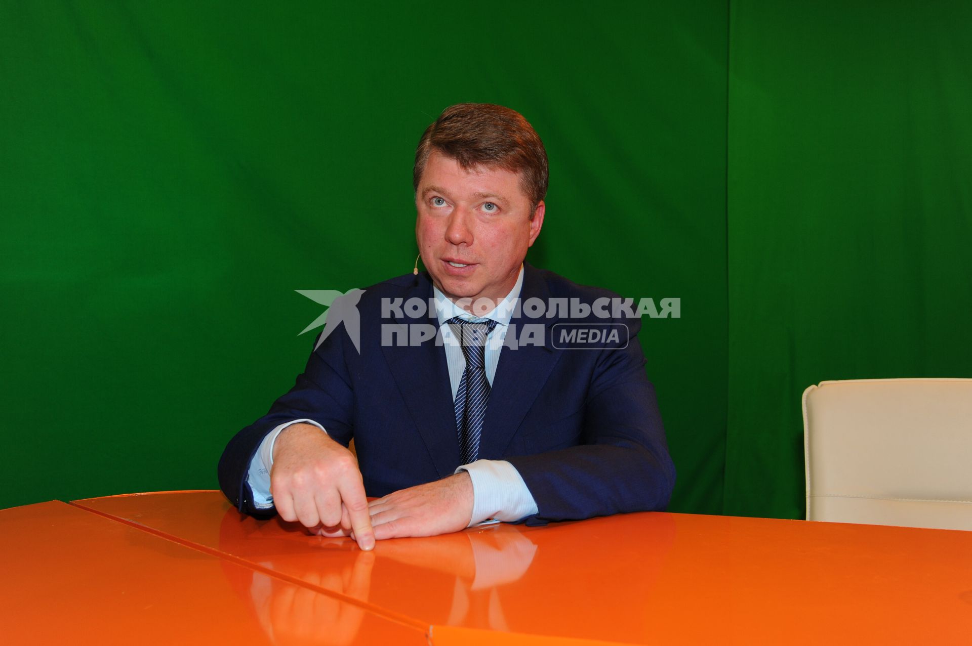 Руководитель Департамента СМИ и рекламы Москвы Владимир Черников. В ИД КП. 06 декабря 2011 года.