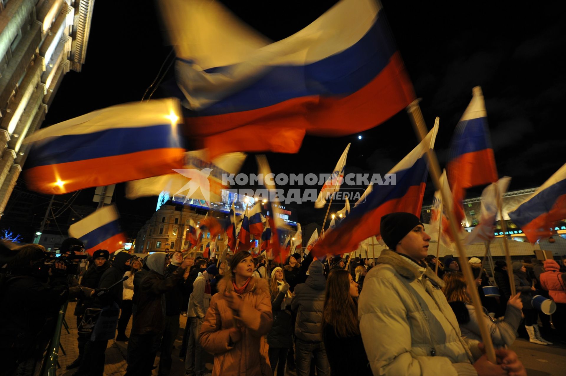 Митинг на Триумфальной площади. На снимке: активисты движения МОЛОДАЯ ГВАРДИЯ на Триумфальной площади, где проходит митинг оппозиции Москва.  06 декабря 2011 года.