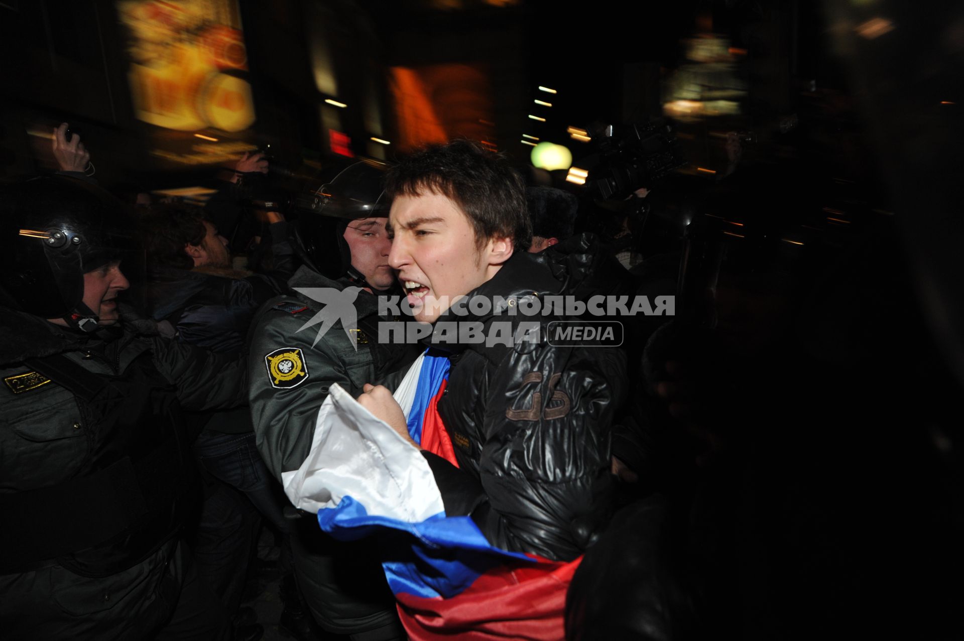 На Триумфальной площади, где проходит митинг оппозиции. Москва. 06 декабря 2011 года.