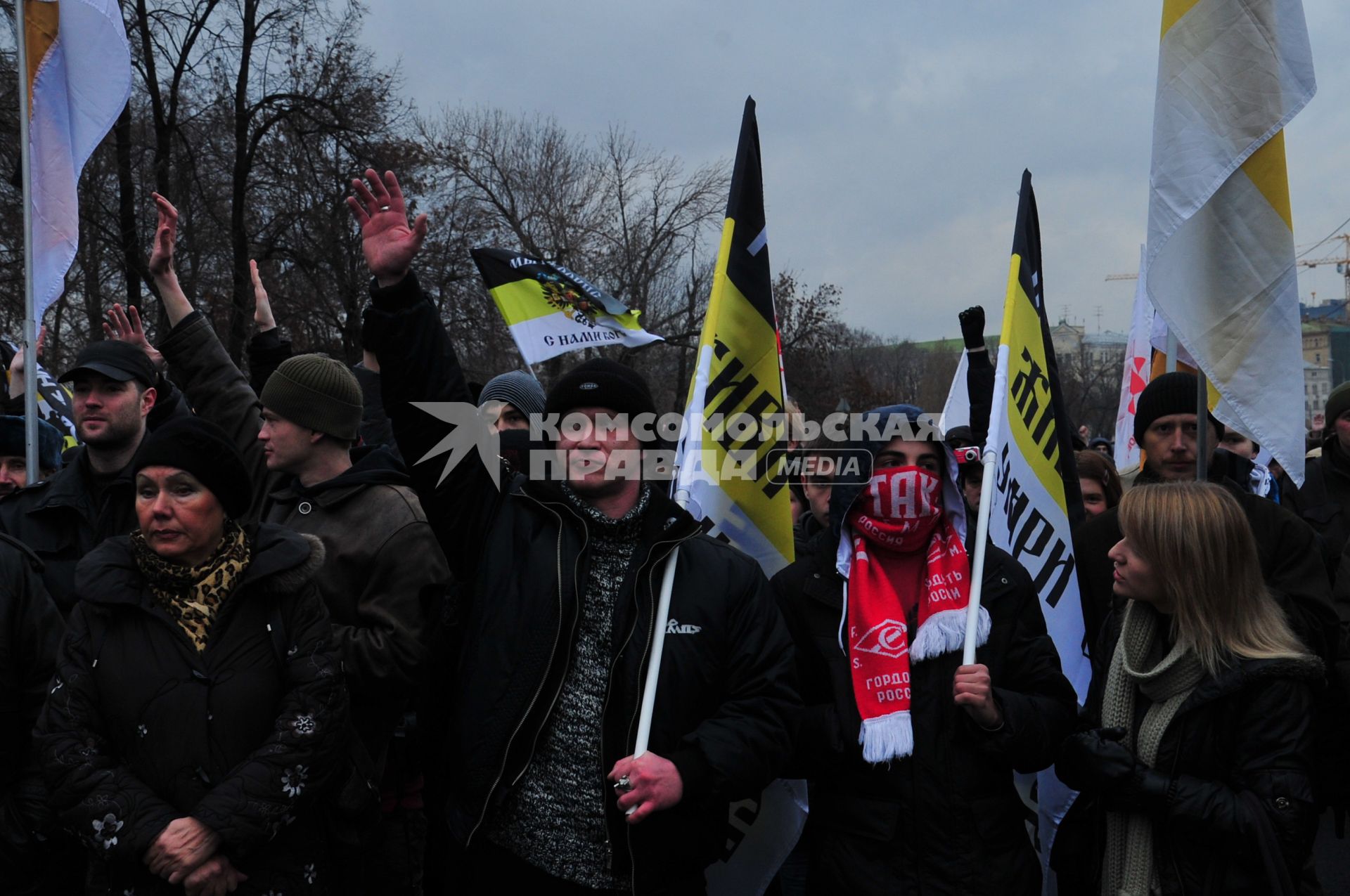 Участники санкционированного митинга против фальсификации результатов прошедших выборов в Госдуму РФ ЗА ЧЕСТНЫЕ ВЫБОРЫ на Болотной площади. Москва. 11 декабря  2011 года.