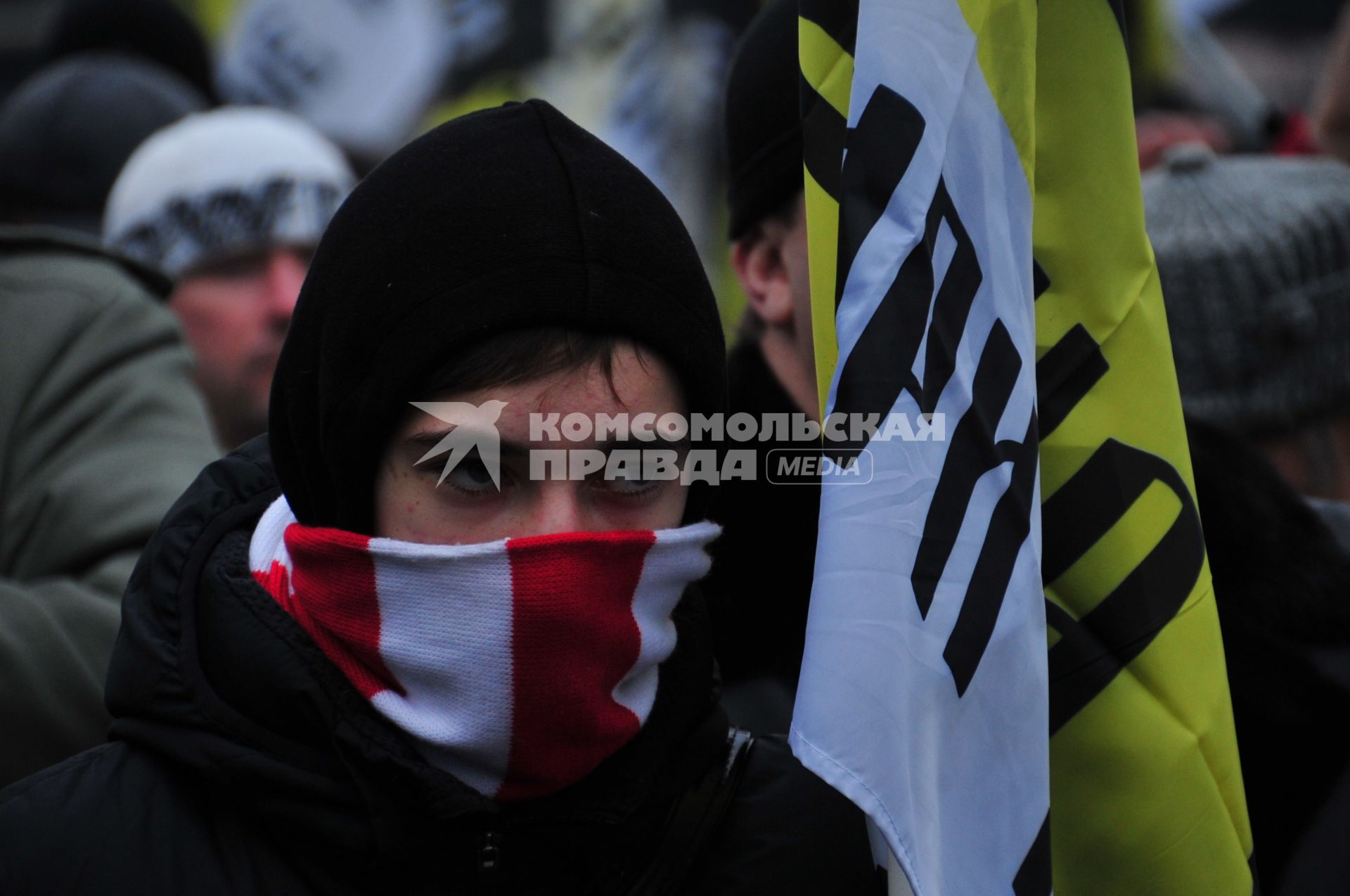 Участник санкционированного митинга против фальсификации результатов прошедших выборов в Госдуму РФ ЗА ЧЕСТНЫЕ ВЫБОРЫ на Болотной площади. Москва. 11 декабря  2011 года.