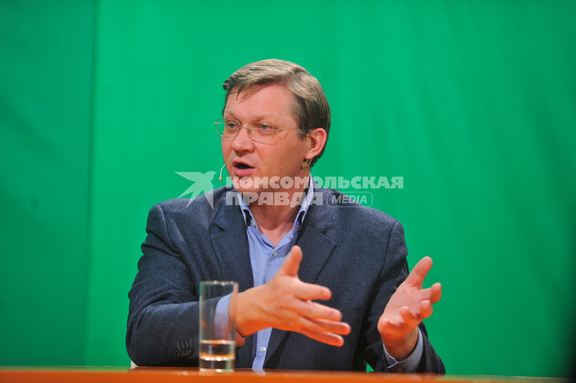 Владимир Рыжков - сопредседатель Партии народной свободы ПАРНАС.  В ИД КП. 13 декабря 2011 года.