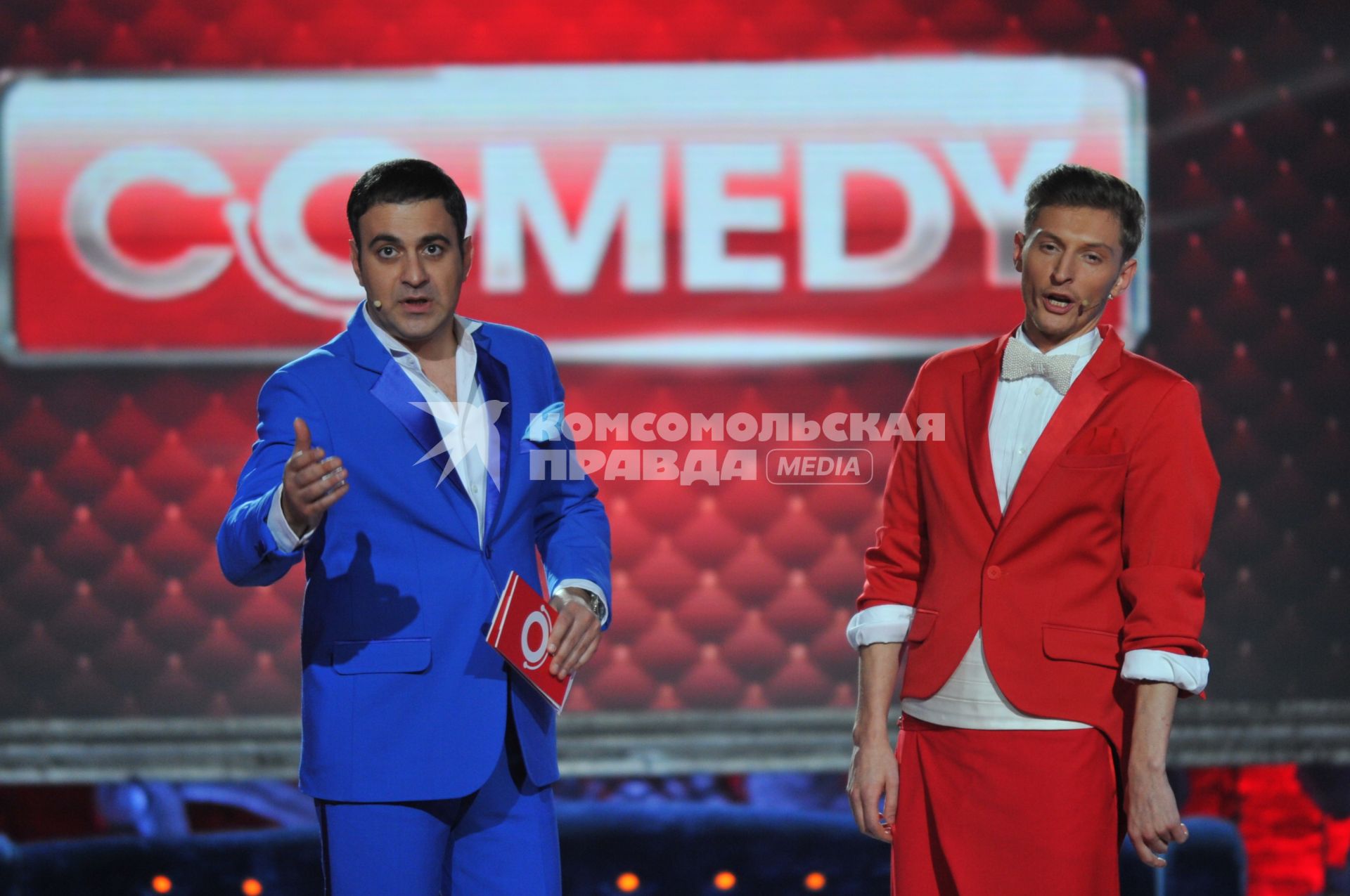 Comedy Club вручил новогодние награды. На снимке: резиденты COMEDY CLUB Гарик Мартиросян и Павел Воля. 07 декабря  2011 года.