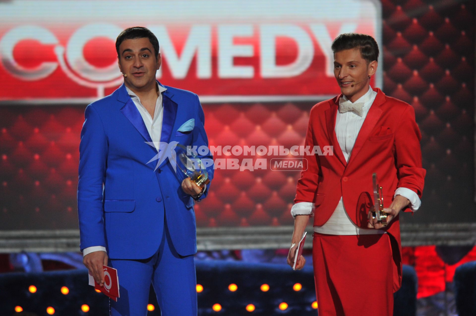Comedy Club вручил новогодние награды. На снимке: резиденты COMEDY CLUB Гарик Мартиросян и Павел Воля. 07 декабря  2011 года.