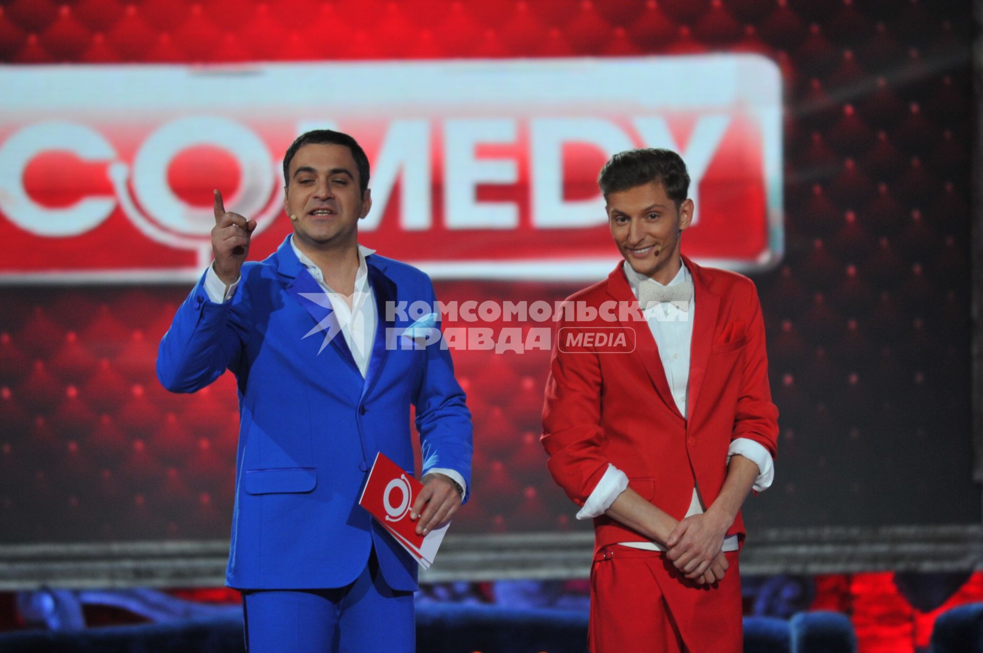 Comedy Club вручил новогодние награды. На снимке: резиденты COMEDY CLUB Гарик Мартиросян и Павел Воля. 07 декабря  2011 года.