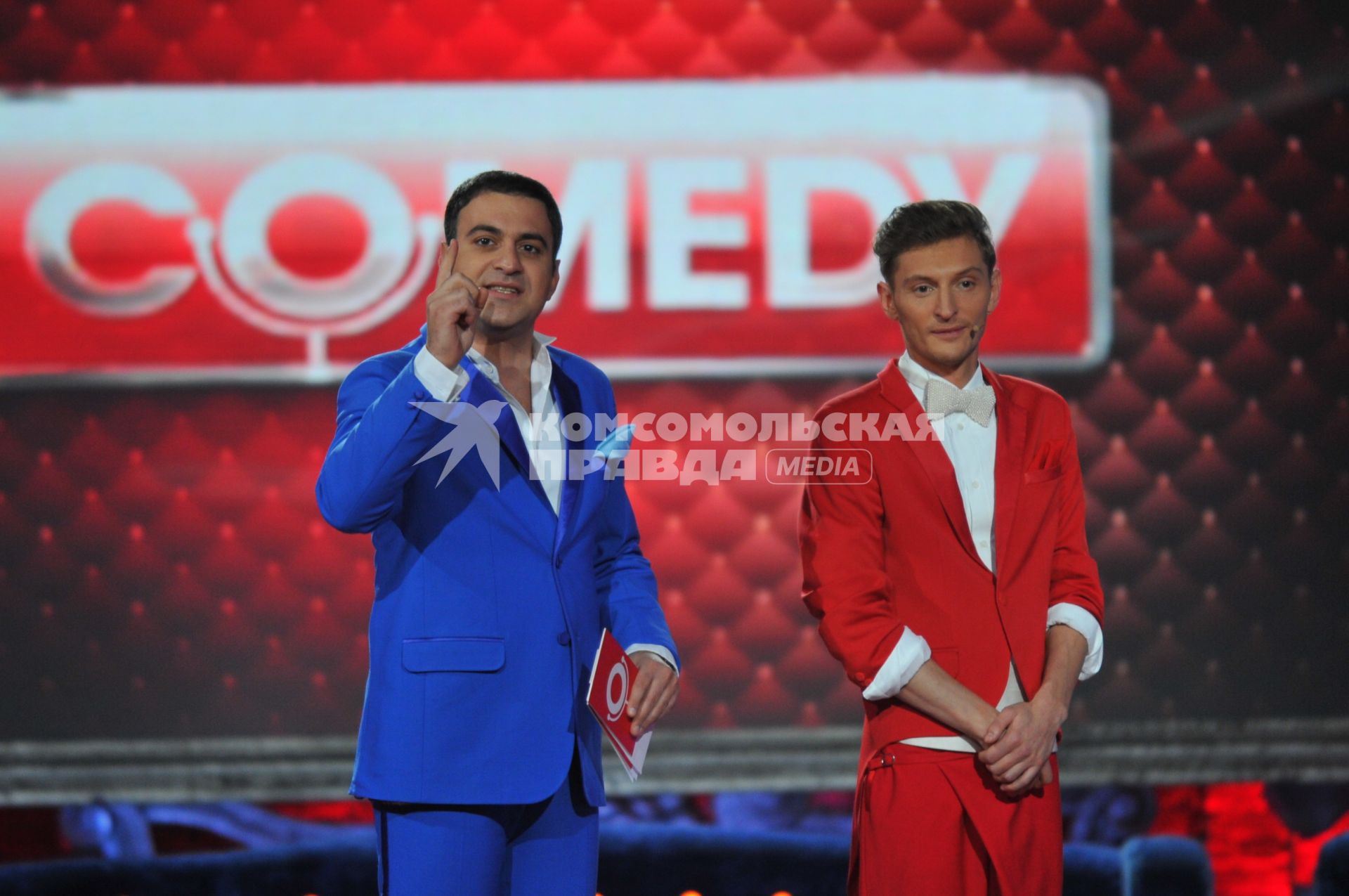 Comedy Club вручил новогодние награды. На снимке: резиденты COMEDY CLUB Гарик Мартиросян и Павел Воля. 07 декабря  2011 года.