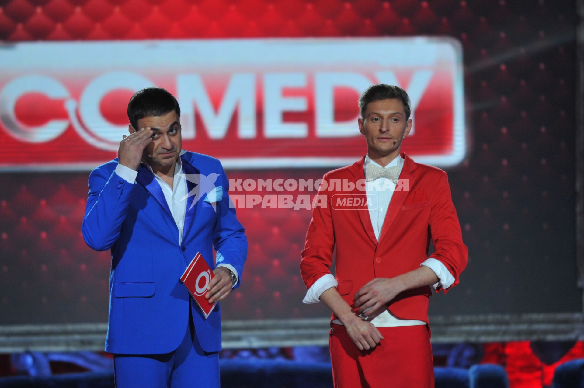 Comedy Club вручил новогодние награды. На снимке: резиденты COMEDY CLUB Гарик Мартиросян и Павел Воля. 07 декабря  2011 года.