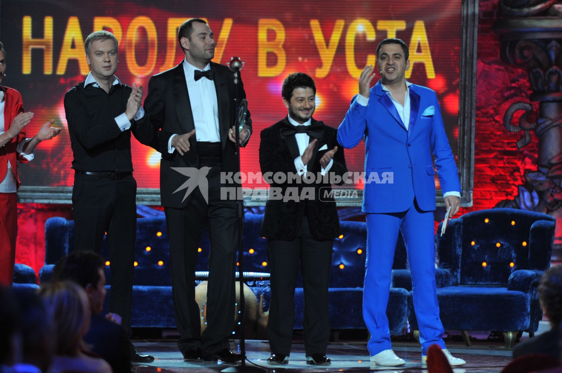 Comedy Club вручил новогодние награды. На снимке: резиденты COMEDY CLUB Гарик Мартиросян, Михаил Галустян, Семен Слепаков и Сергей Светлаков. 07 декабря  2011 года.