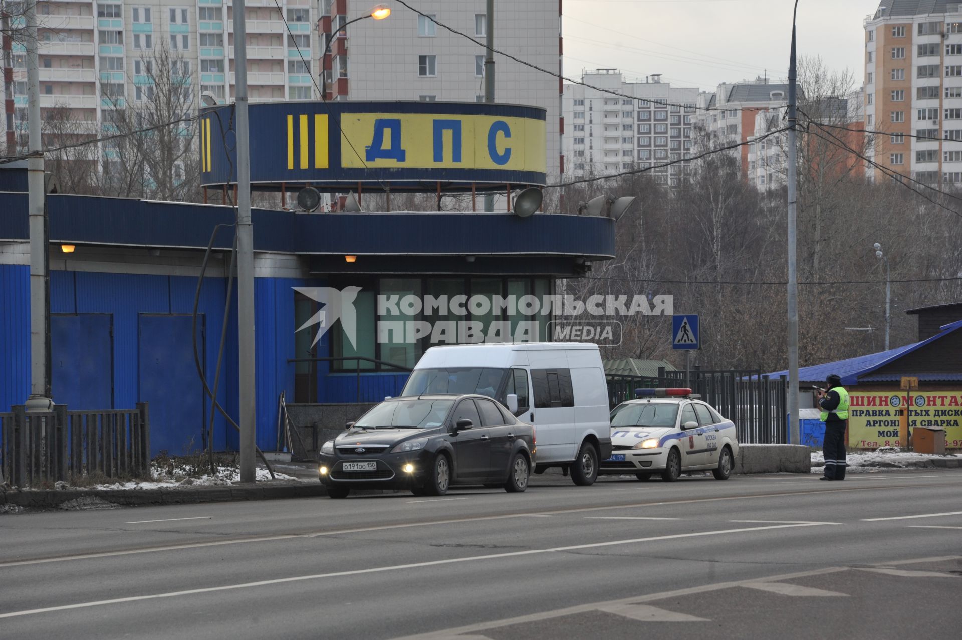 Пост ДПС на выезде из Москвы. 13 декабря 2011 года.