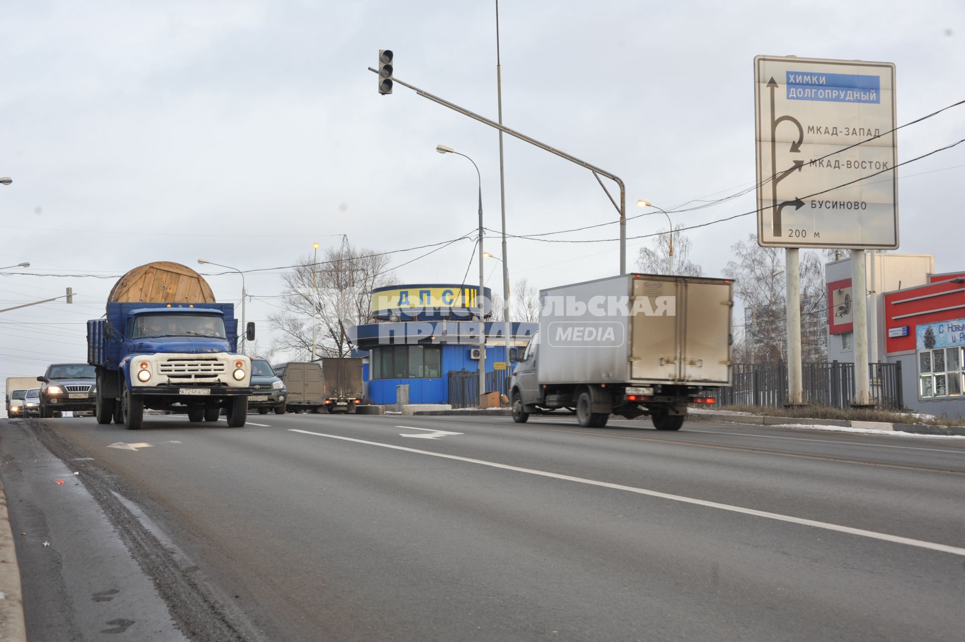 Пост ДПС на выезде из Москвы. На снимке . 13 декабря 2011 года.