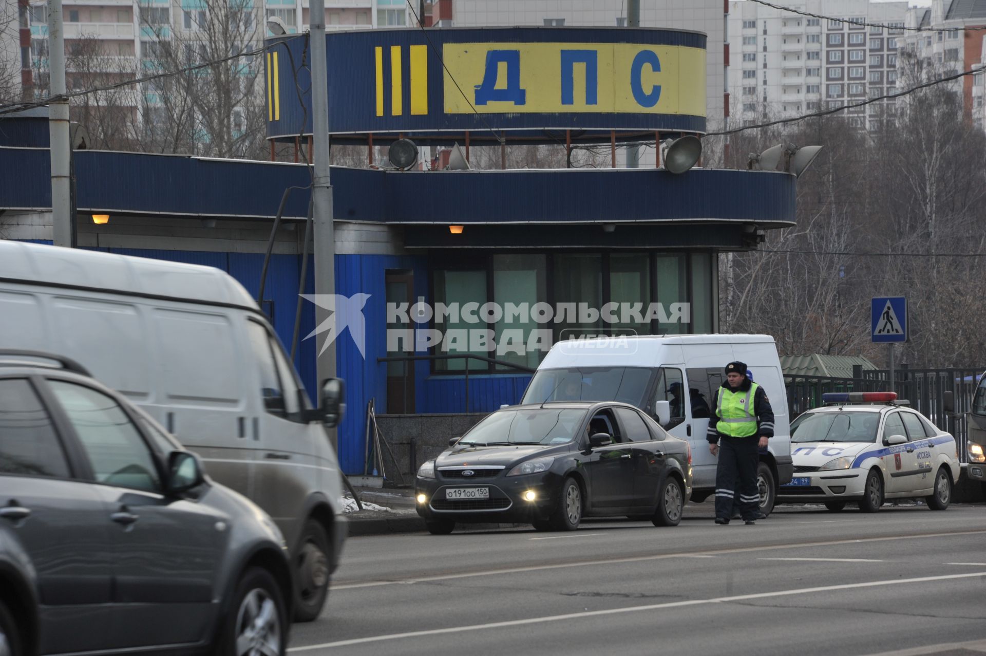 Пост ДПС на выезде из Москвы.  13 декабря 2011 года.