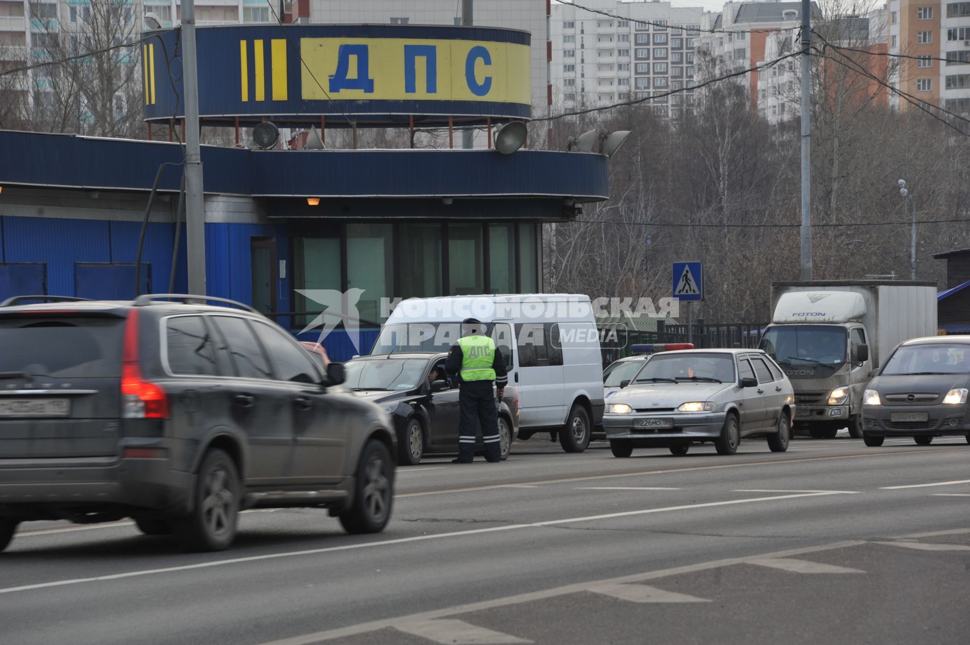 Пост ДПС на выезде из Москвы.  13 декабря 2011 года.