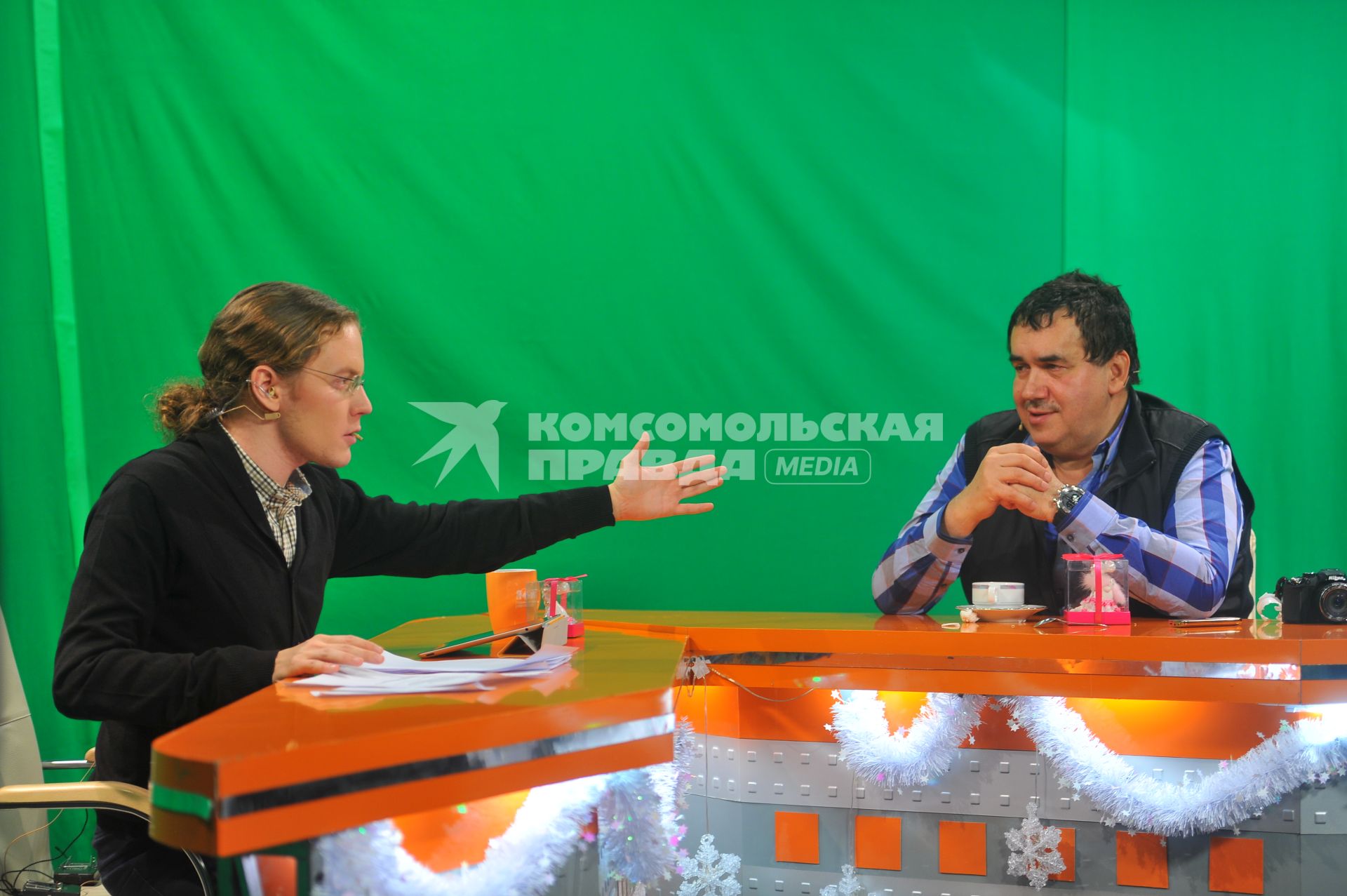 Станислав Садальский - актер, заслуженный артист РСФСР и ведущий (справа): Александр Яковлев .  В ИД КП. 21 декабря 2011 года.