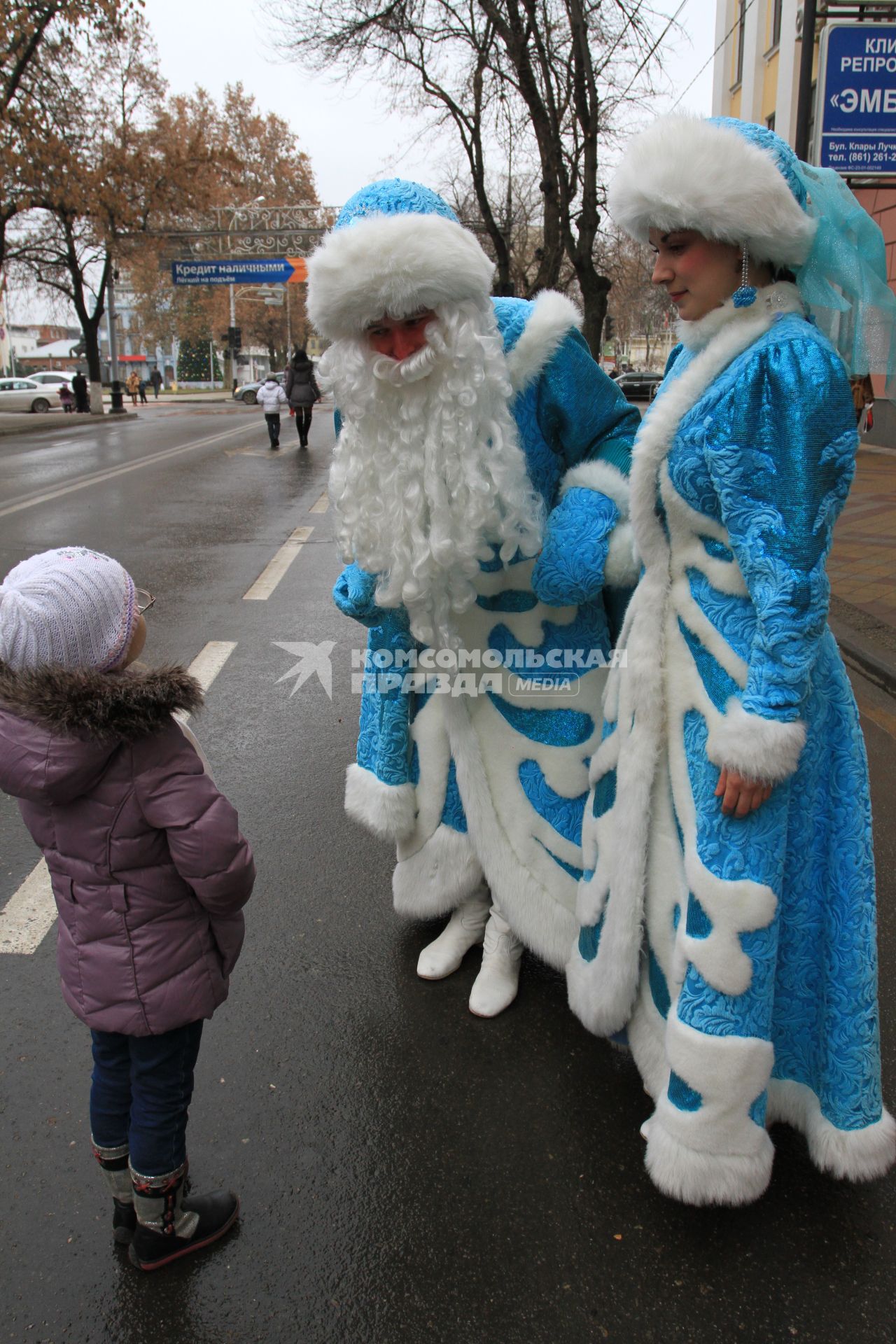 ПАРАД ДЕДОВ МОРОЗОВ. КРАСНОДАР. 24.12.2011.