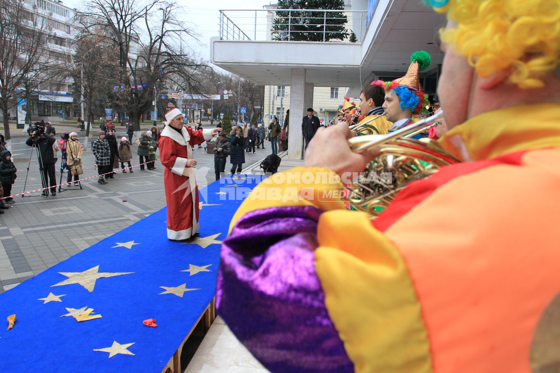 ПАРАД ДЕДОВ МОРОЗОВ. КРАСНОДАР. 24.12.2011.