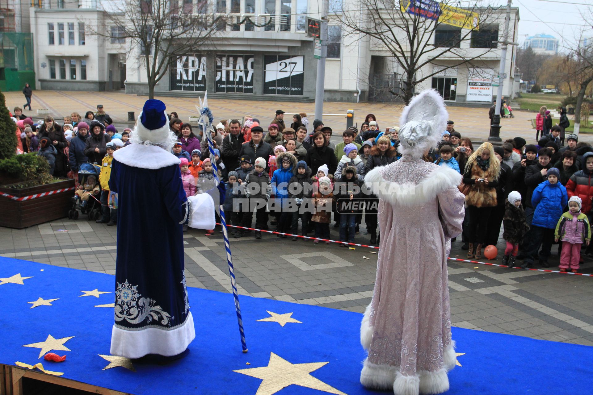 ПАРАД ДЕДОВ МОРОЗОВ. КРАСНОДАР. 24.12.2011.