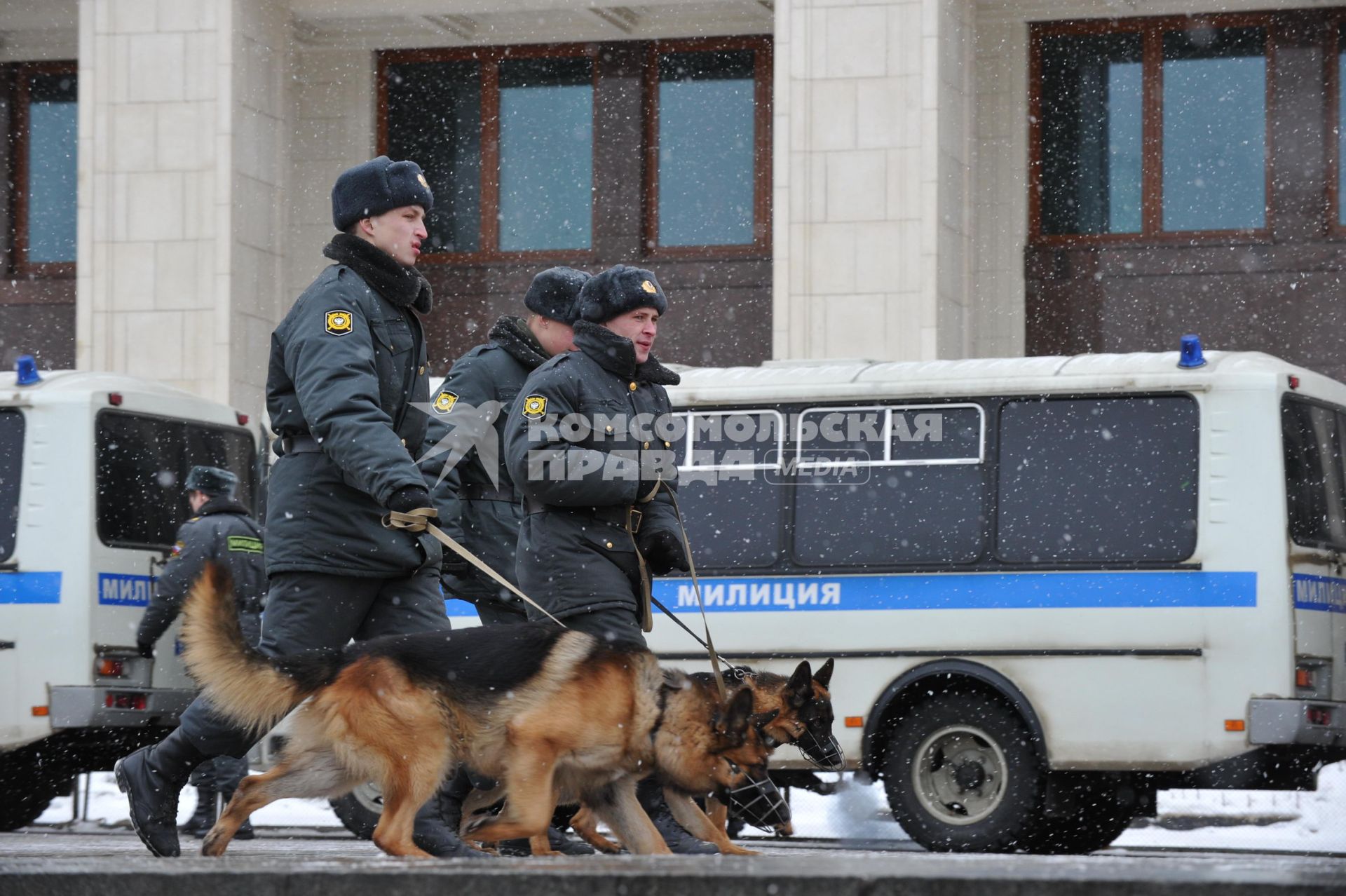 Сотрудники второго оперативного полка милиции ГУВД по г.Москве. Москва. 15 января 2011 года.