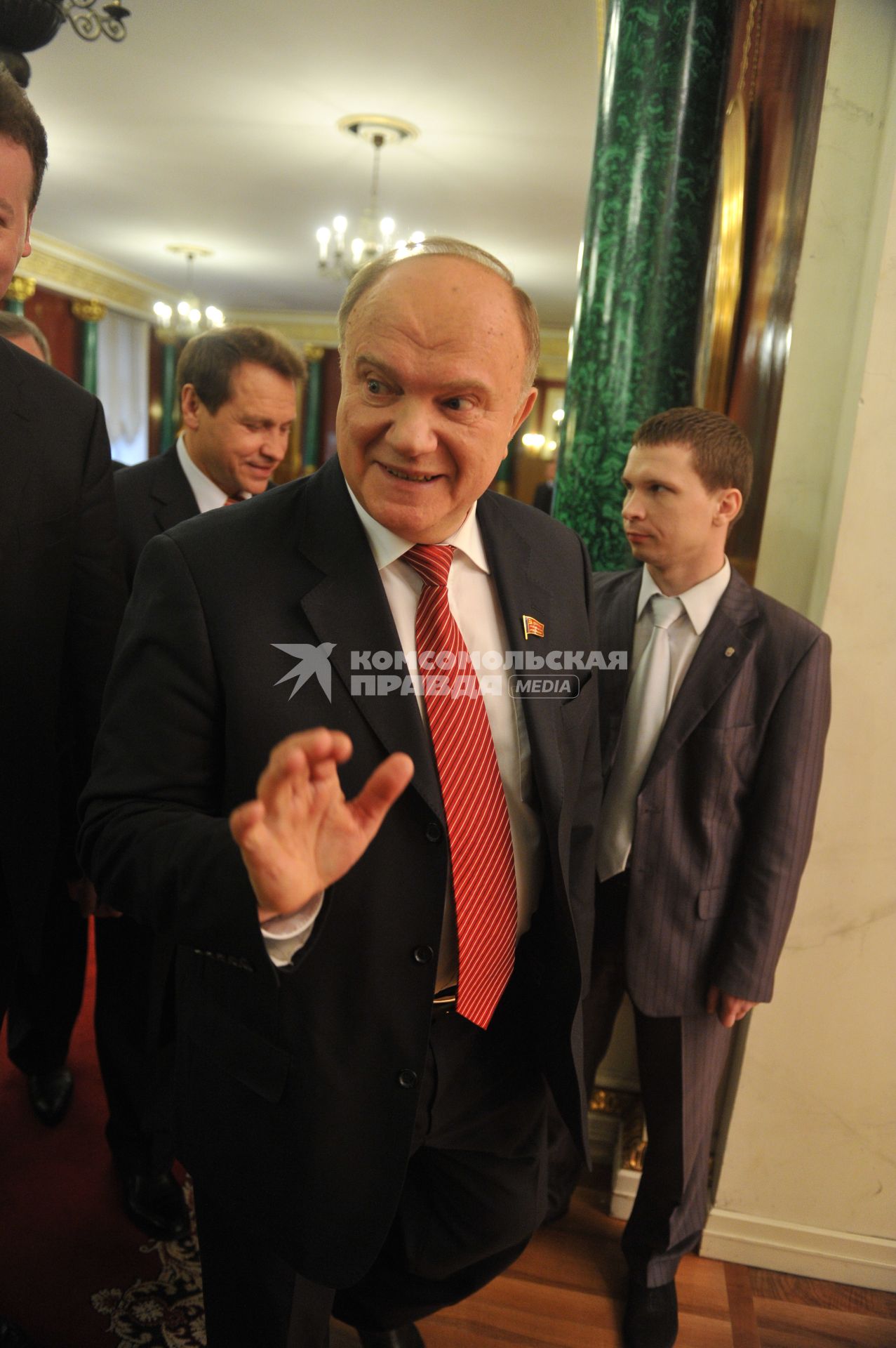 Лидер КПРФ Геннадий Зюганов перед началом ежегодного послания президента России Дмитрия Медведева Федеральному Собранию РФ в Георгиевском зале Кремля. Москва. 22 декабря 2011 года.