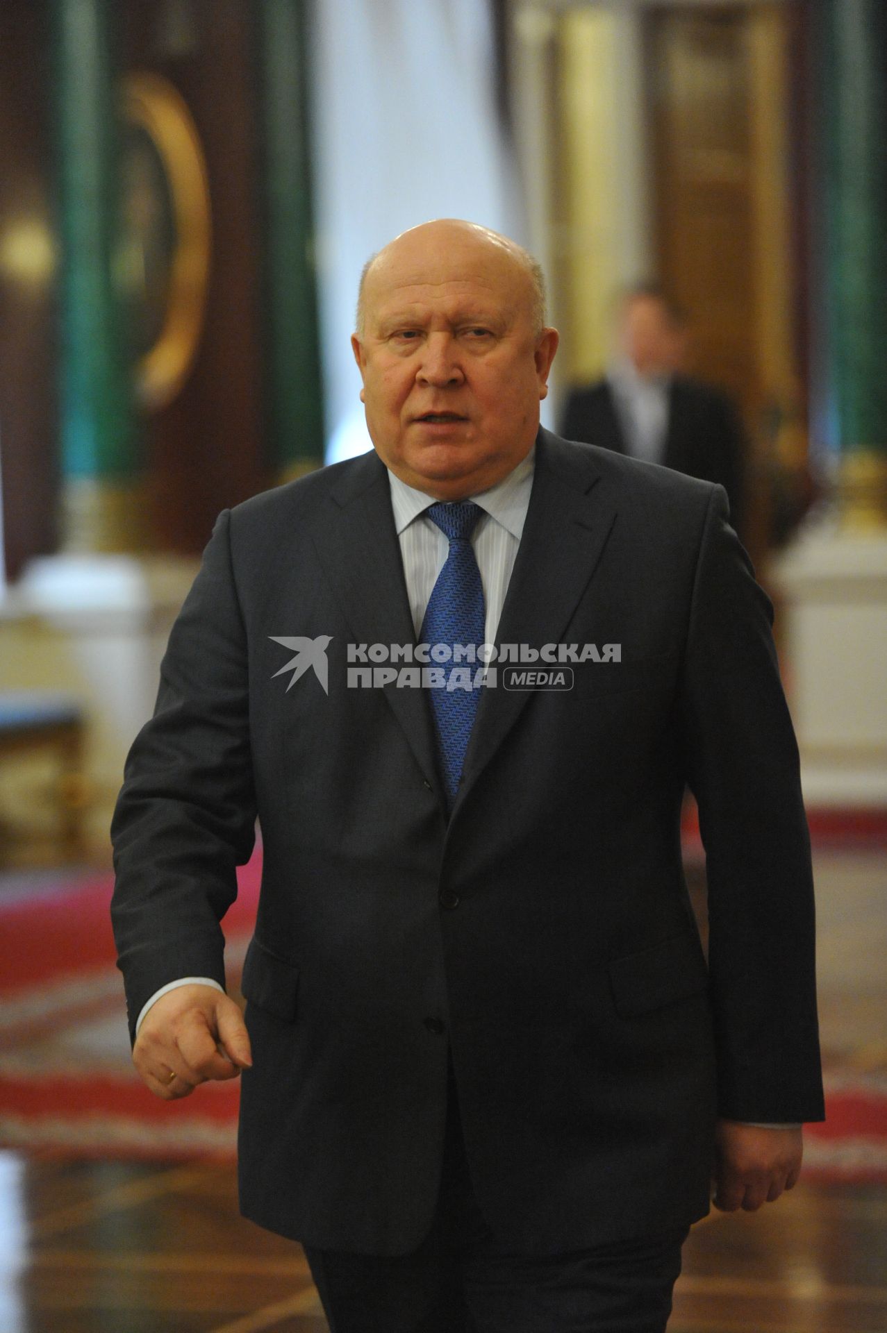 Губернатор Нижегородской области Валерий Шанцев перед началом ежегодного послания президента России Дмитрия Медведева Федеральному Собранию РФ в Георгиевском зале Кремля.  Москва. 22 декабря 2011 года.