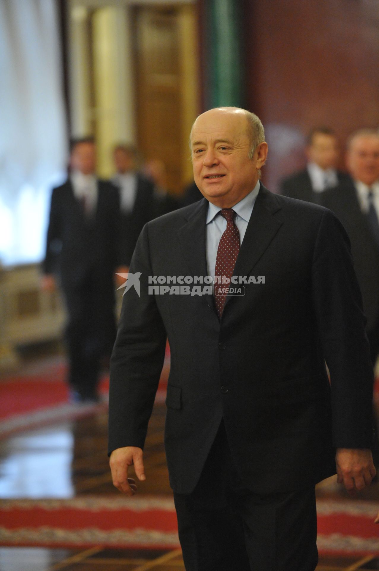 Директор Службы внешней разведки РФ Михаил Фрадков  перед началом ежегодного послания президента России Дмитрия Медведева Федеральному Собранию РФ в Георгиевском зале Кремля. Москва. 22 декабря 2011 года.