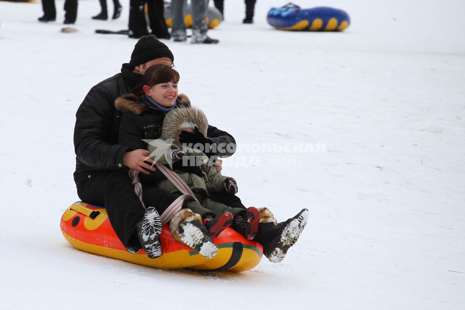 КАТАНИЕ НА САНКАХ. 08.01.2012.