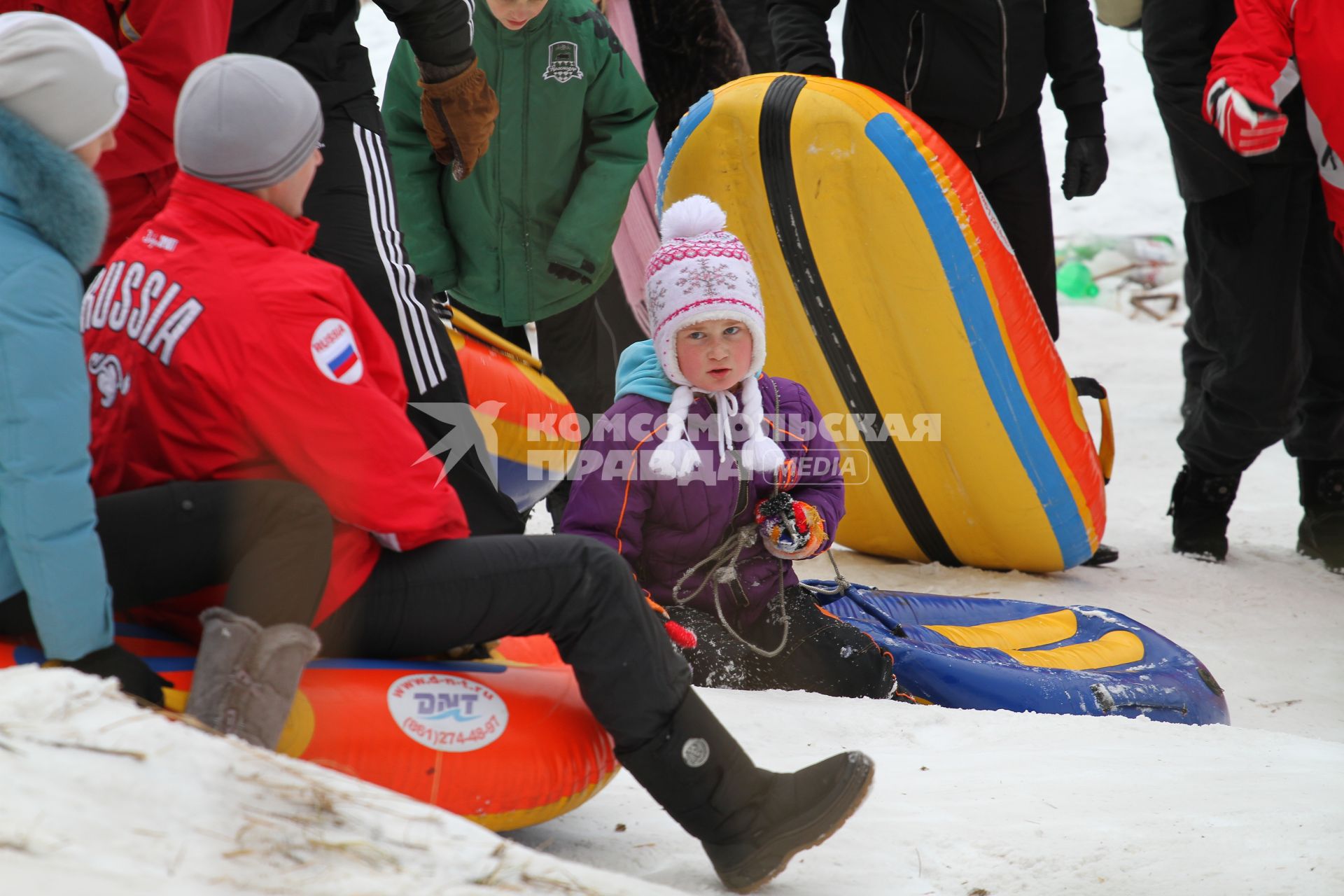 КАТАНИЕ НА САНКАХ. 08.01.2012.