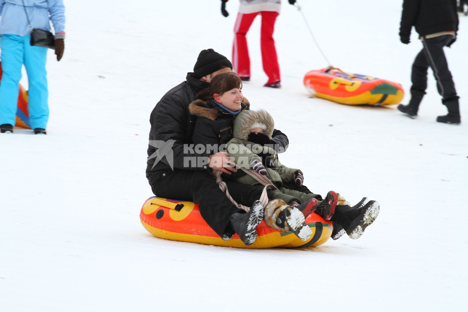 КАТАНИЕ НА САНКАХ. 08.01.2012.