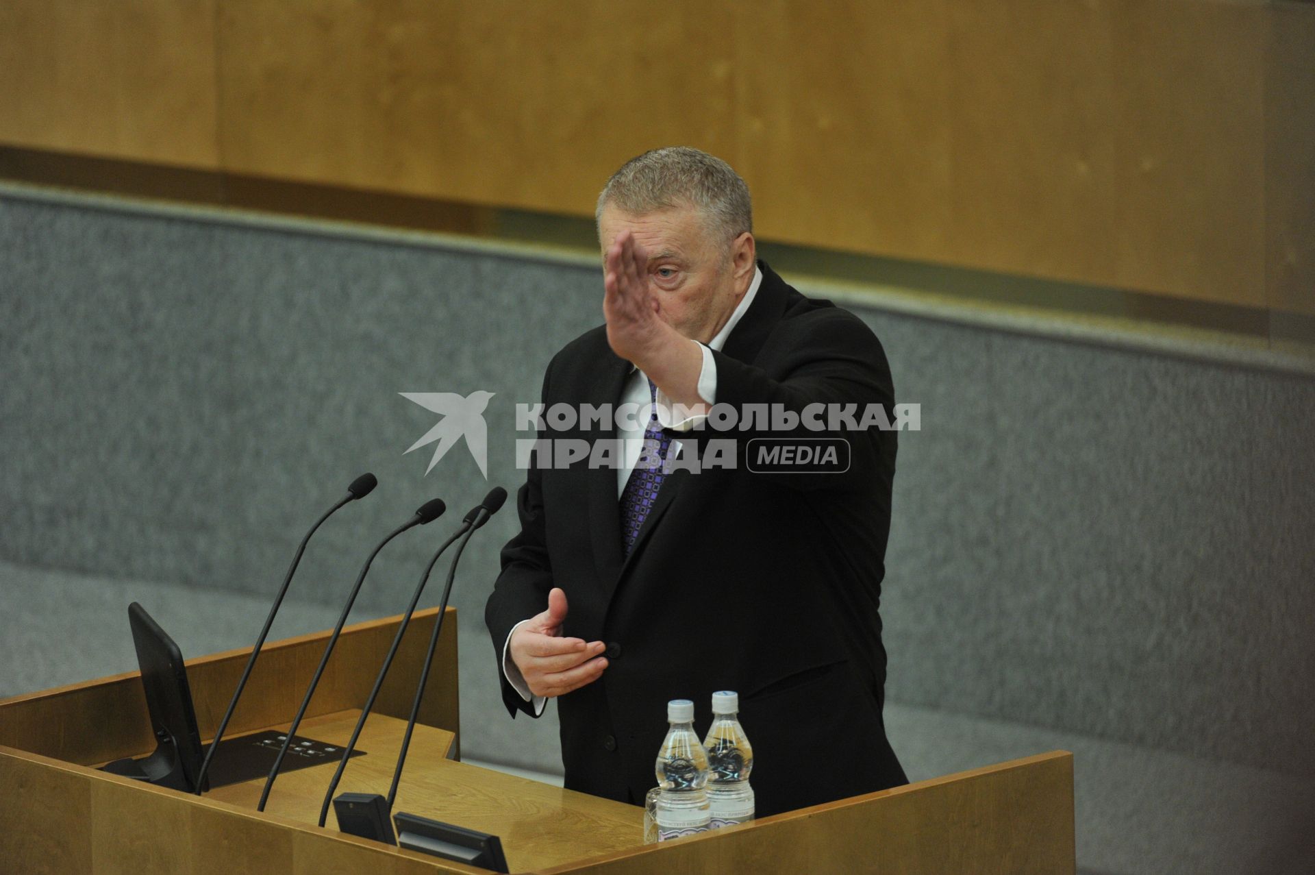 Первое пленарное заседание Госдумы РФ шестого созыва. На снимке: лидер Либерально-демократической партии России (ЛДПР) Владимир Жириновский. 21 декабря 2011 года.