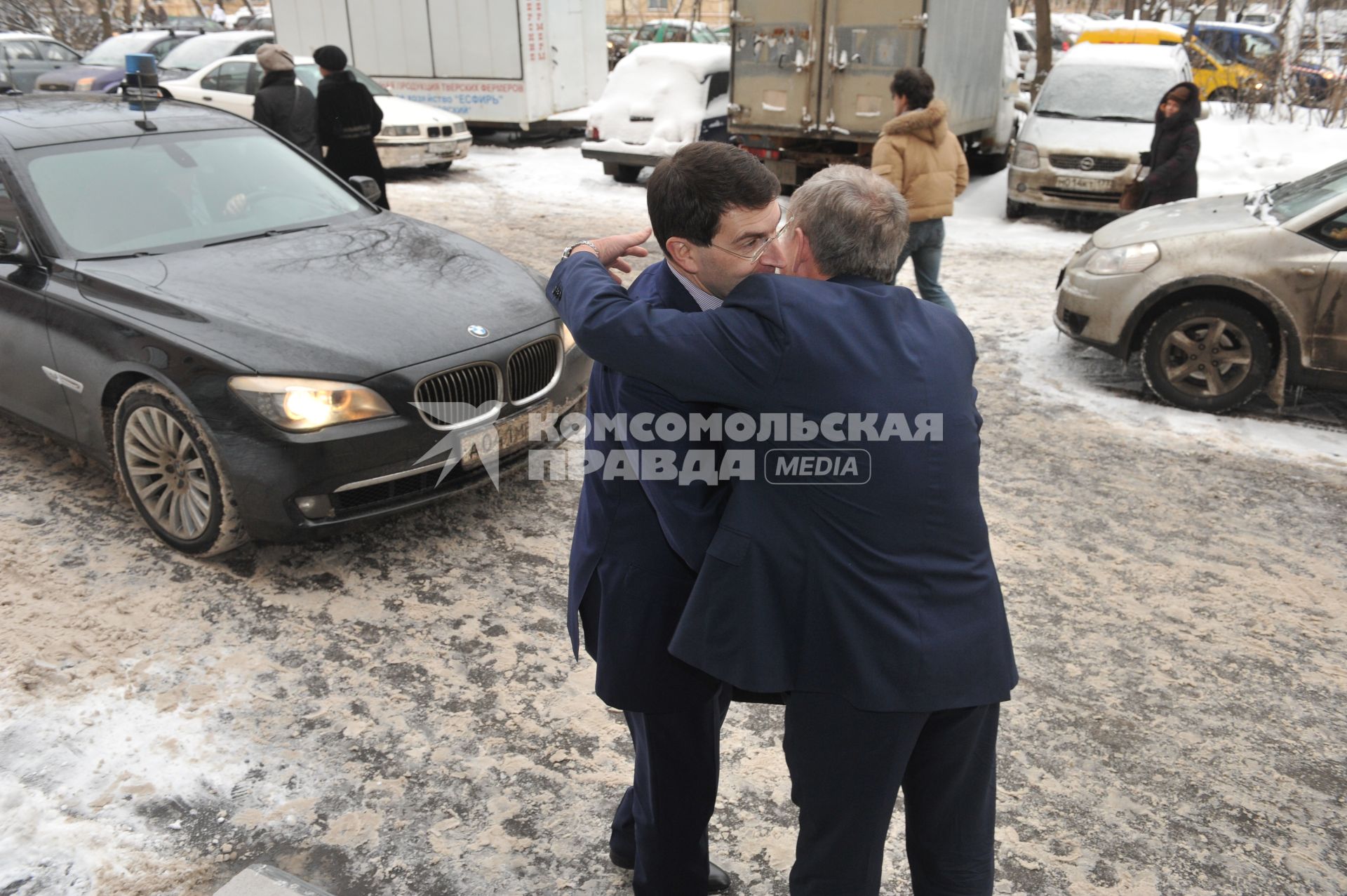 Министр связи и массовых коммуникаций РФ Игорь Щеголев и главный редактор ЗАО ИД КП Владимир Сунгоркин. В ИД КП. 16 января 2012 года.