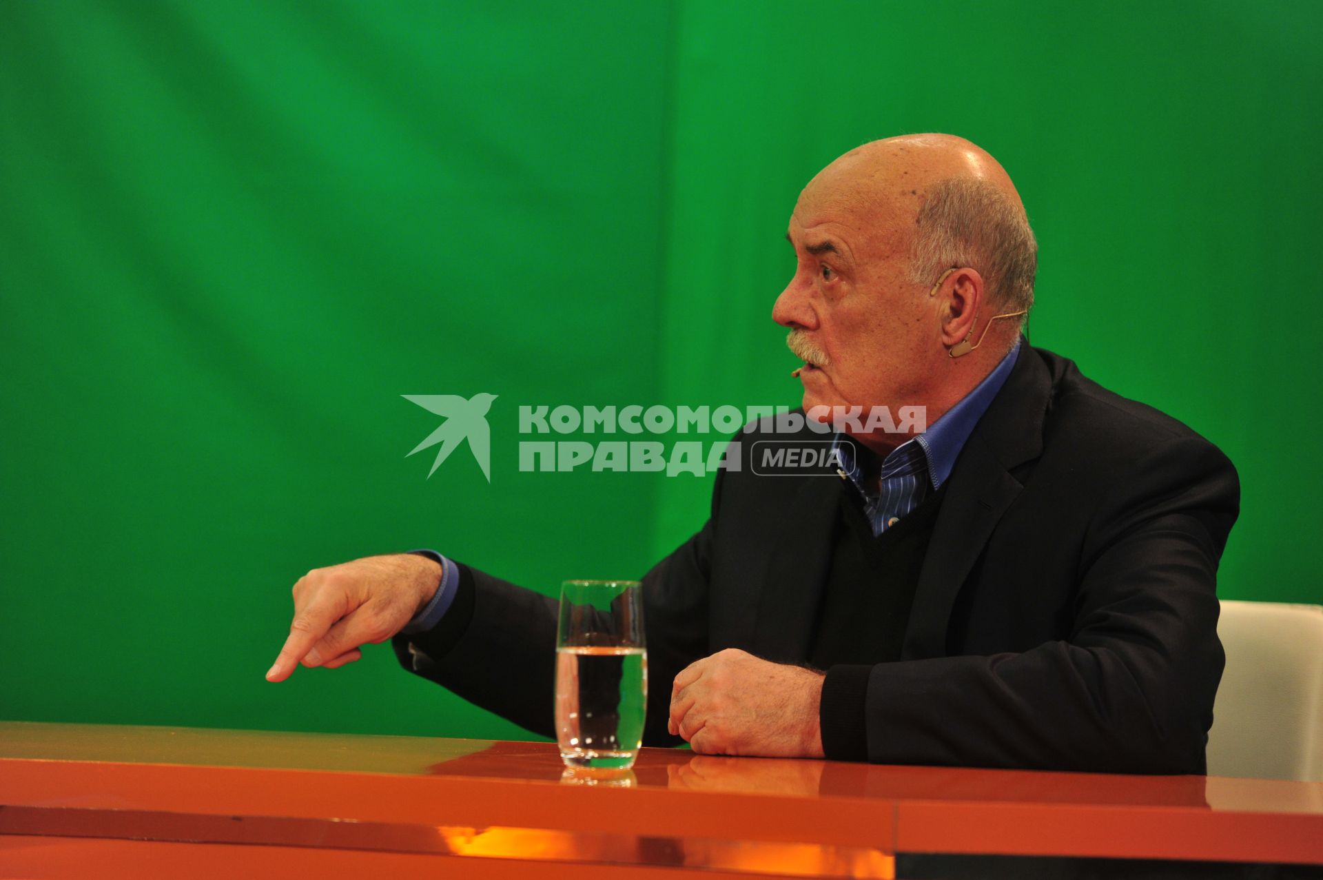 Руководитель предвыборного штаба кандидата в президенты Владимира Путина режиссер Станислав Говорухин. В ИД КП. 17 января 2012 года.