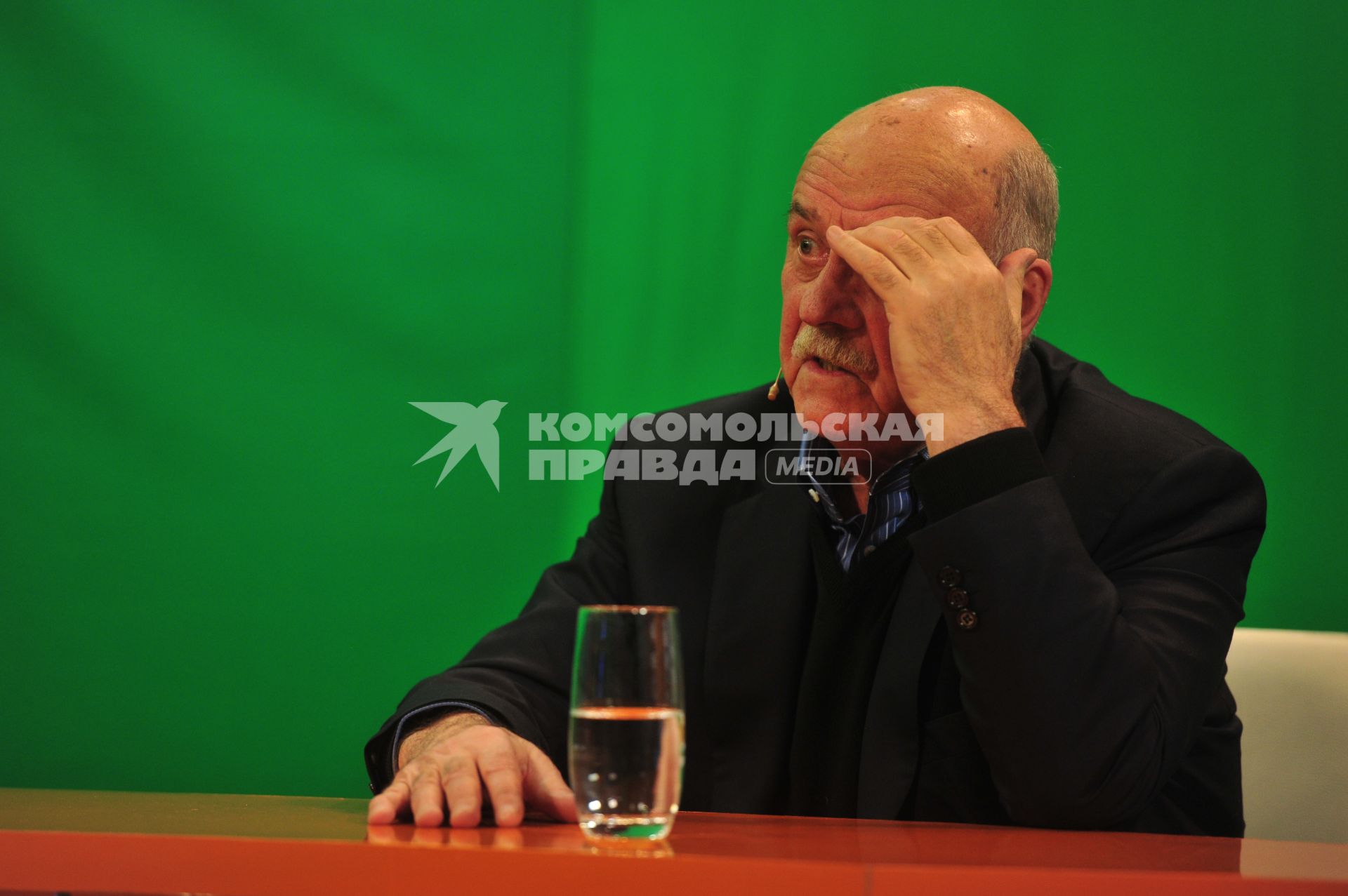 Руководитель предвыборного штаба кандидата в президенты Владимира Путина режиссер Станислав Говорухин. В ИД КП. 17 января 2012 года.