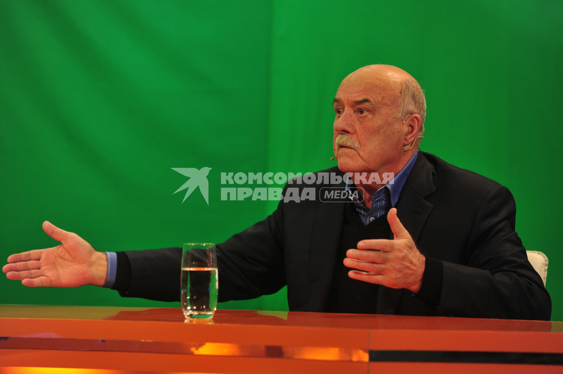 Руководитель предвыборного штаба кандидата в президенты Владимира Путина режиссер Станислав Говорухин. В ИД КП. 17 января 2012 года.