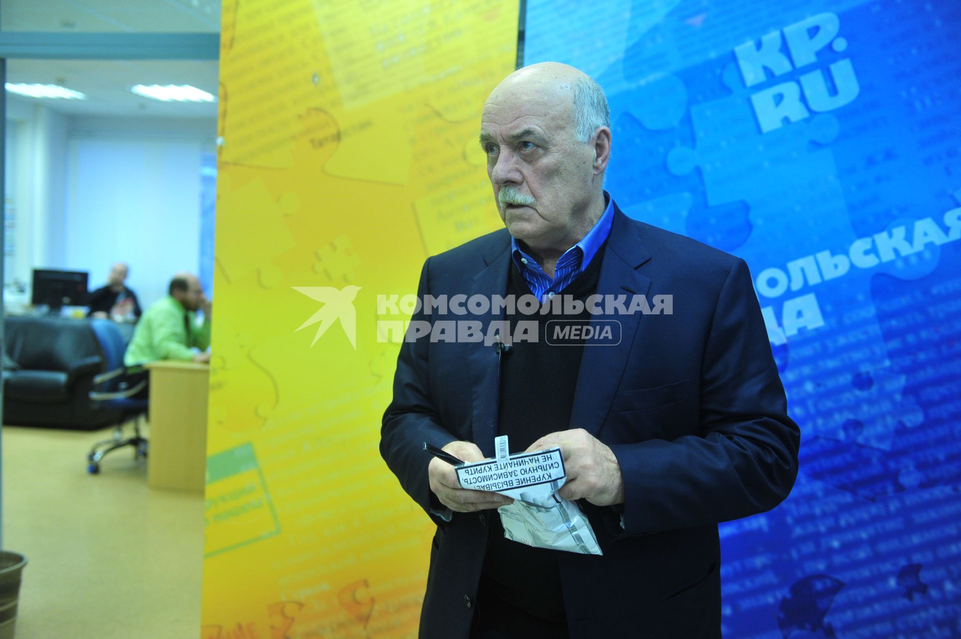 Руководитель предвыборного штаба кандидата в президенты Владимира Путина режиссер Станислав Говорухин. В ИД КП. 17 января 2012 года.