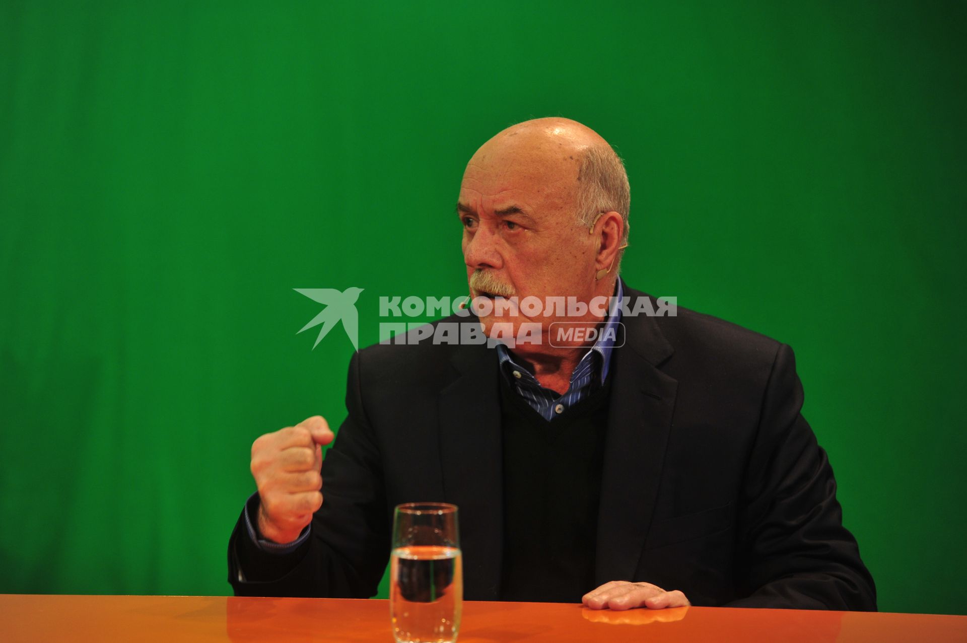 Руководитель предвыборного штаба кандидата в президенты Владимира Путина режиссер Станислав Говорухин. В ИД КП. 17 января 2012 года.