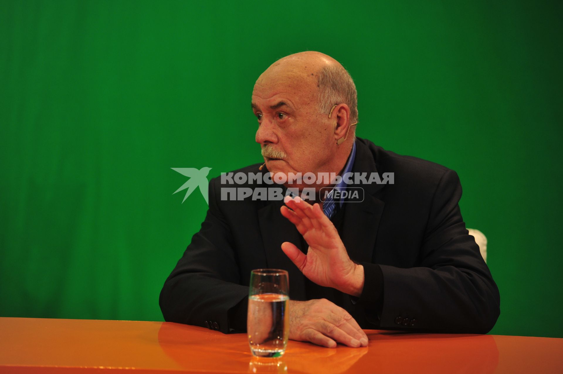 Руководитель предвыборного штаба кандидата в президенты Владимира Путина режиссер Станислав Говорухин. В ИД КП. 17 января 2012 года.